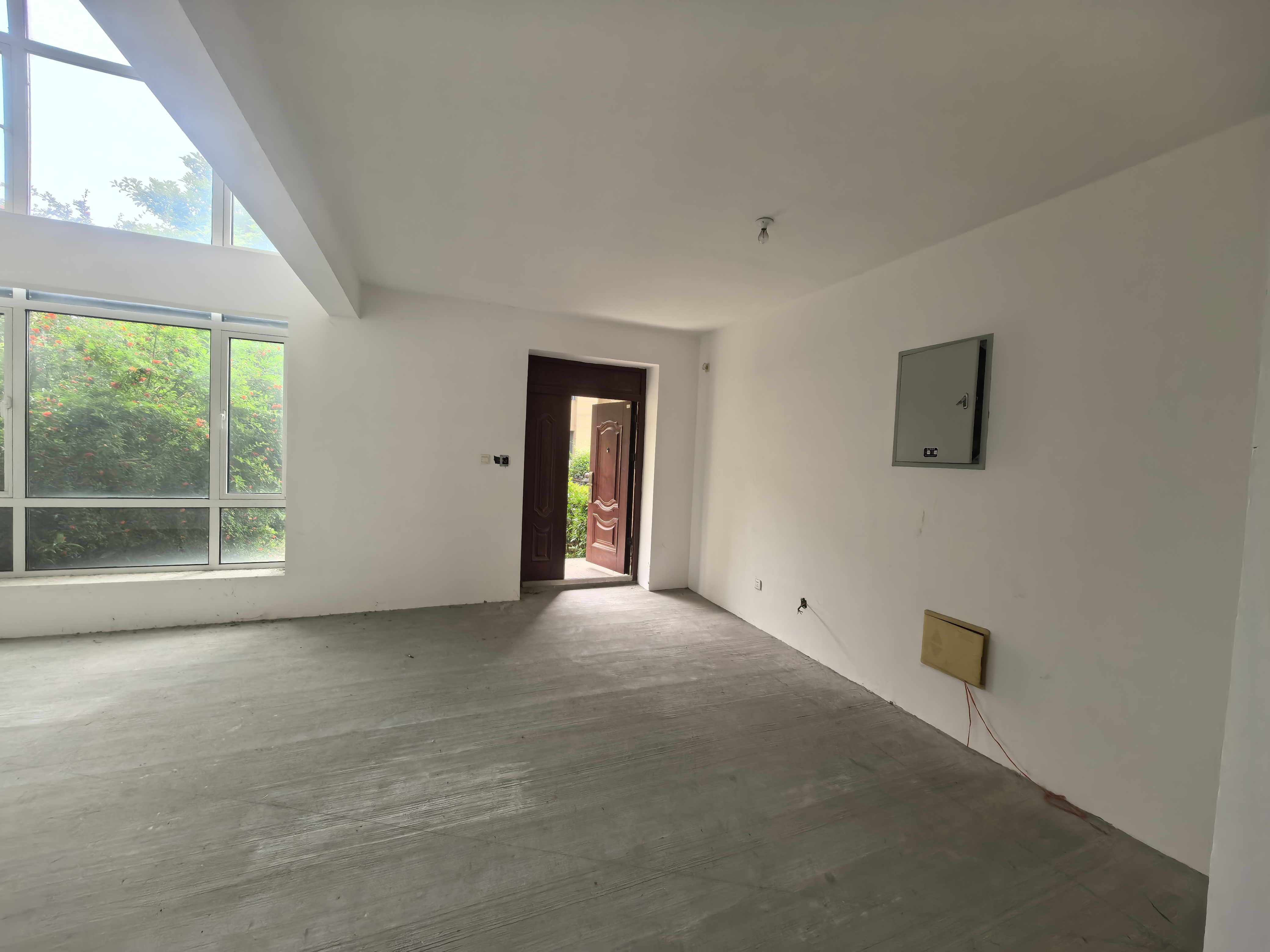湖滨华庭 5室2厅3卫 285m²