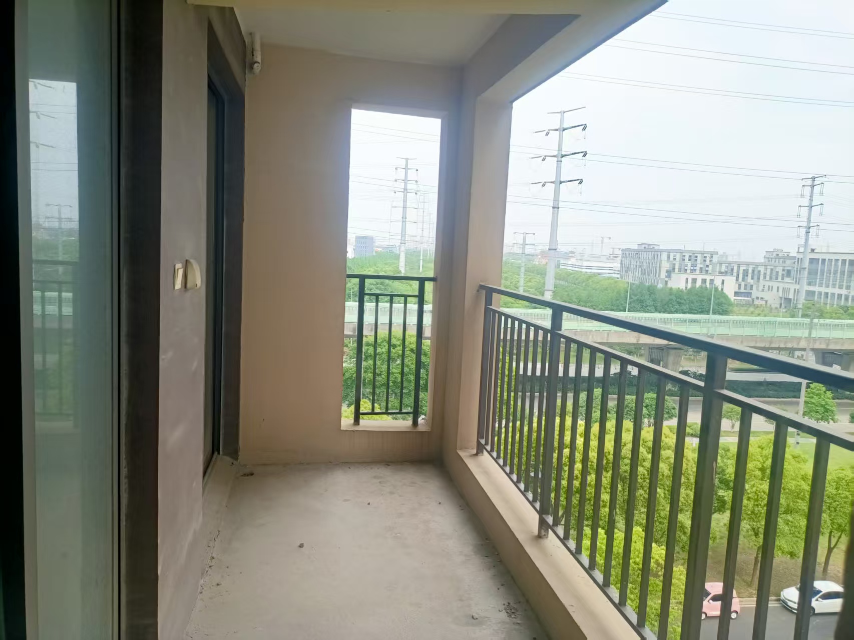 绿地新里城 3室2厅2卫 105m&sup2;