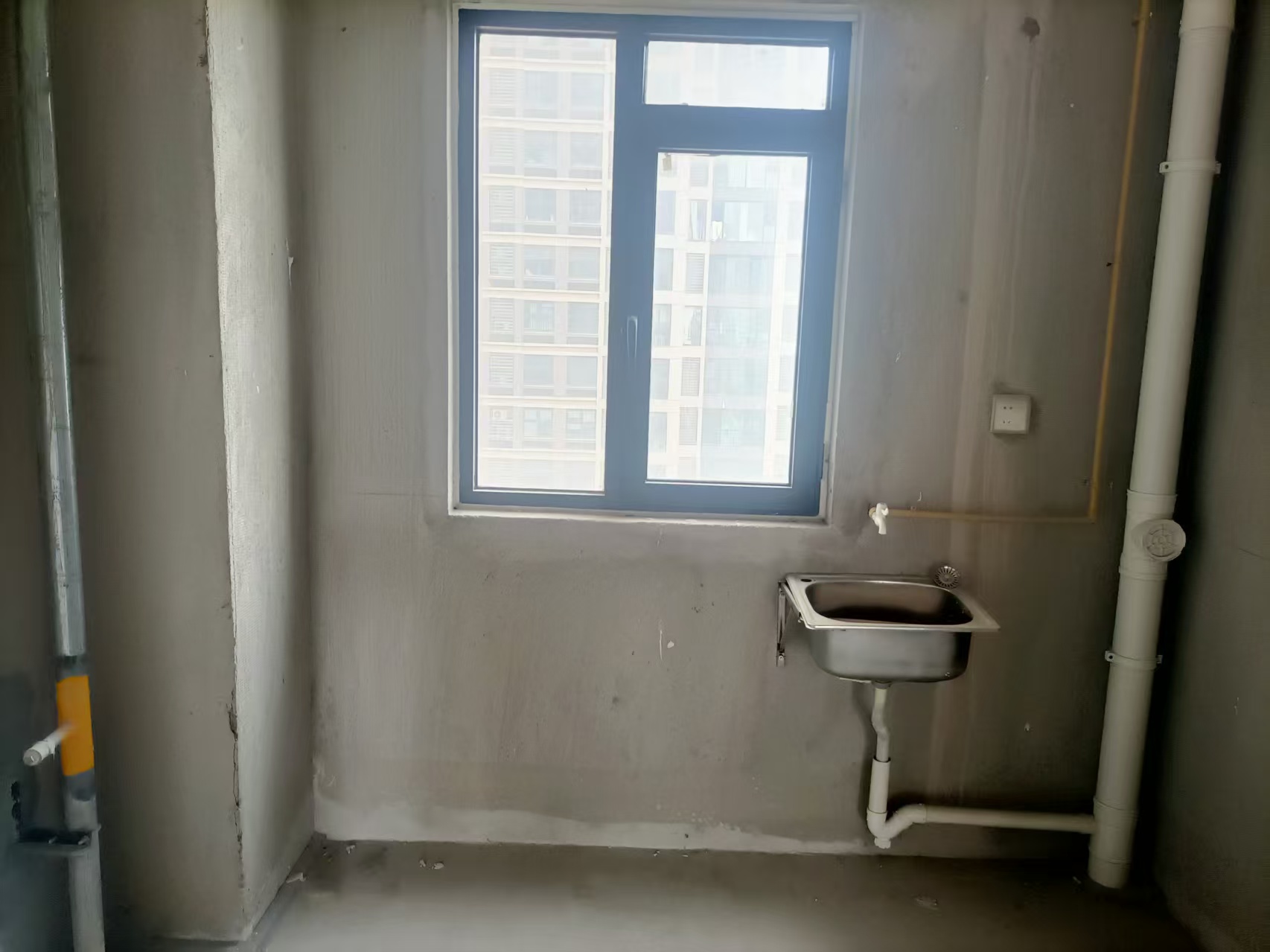 绿地新里城 3室2厅2卫 105m&sup2;