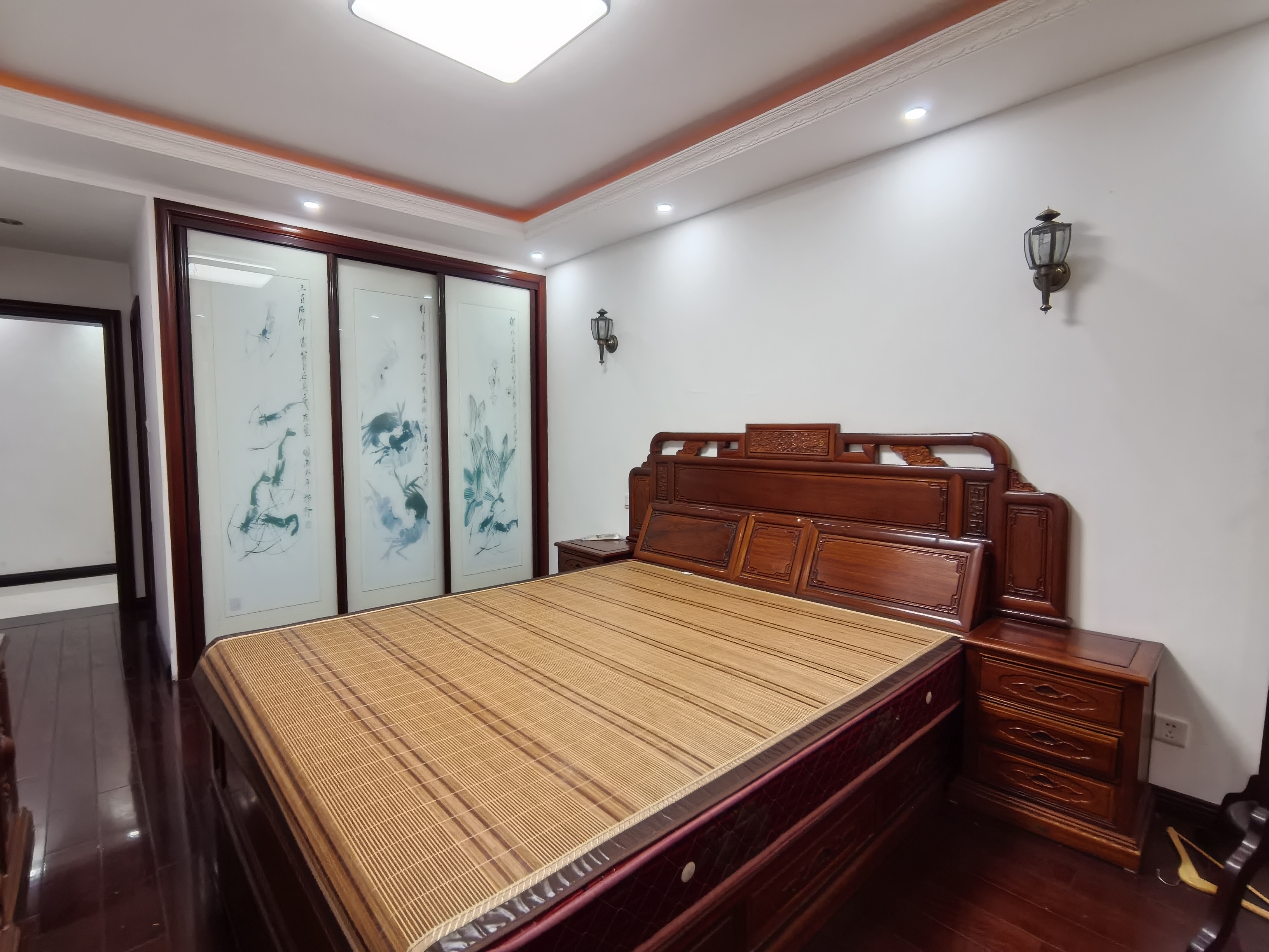 高迪晶城 3室2厅2卫 158m&sup2;