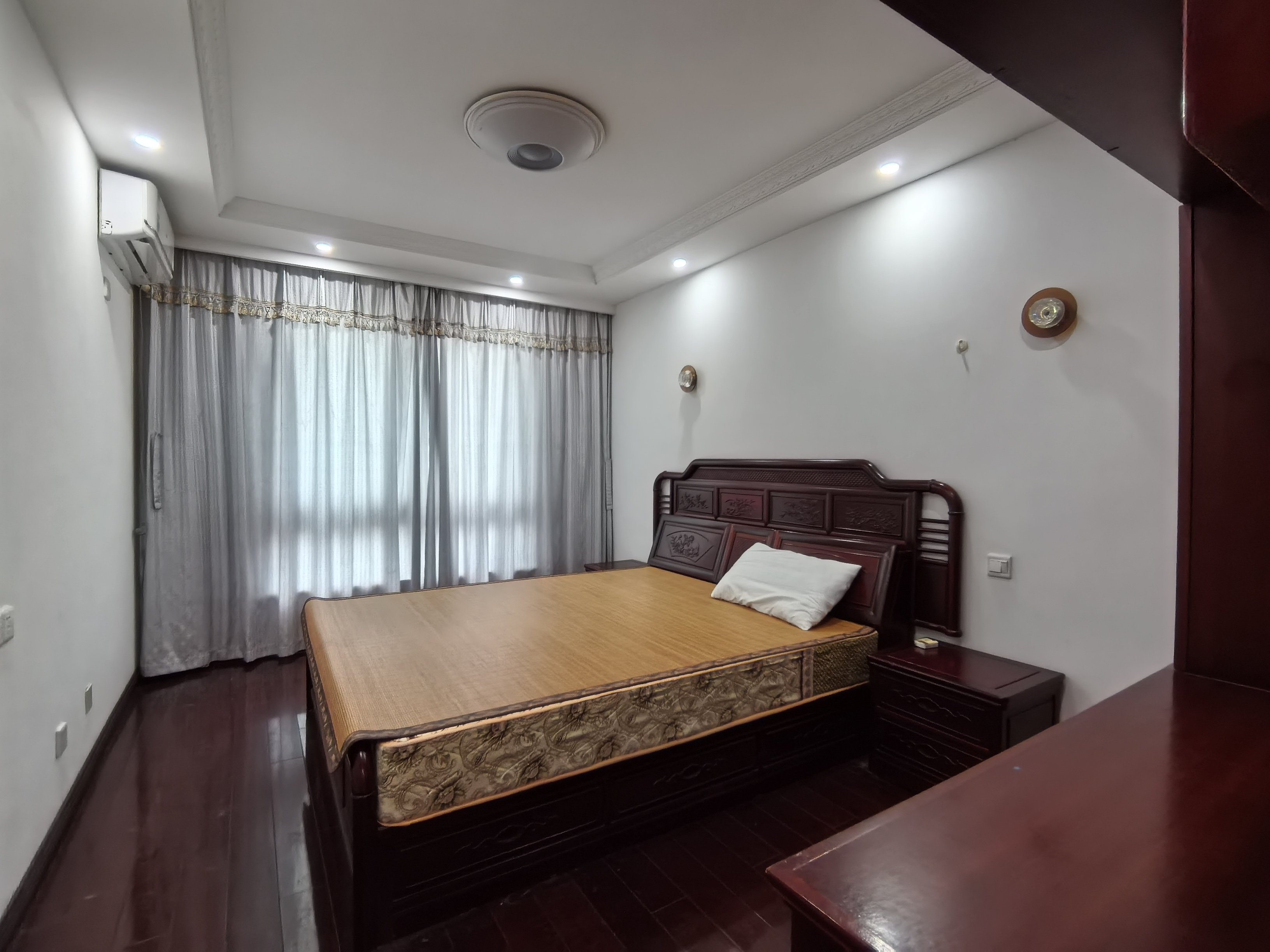 高迪晶城 3室2厅2卫 158m&sup2;