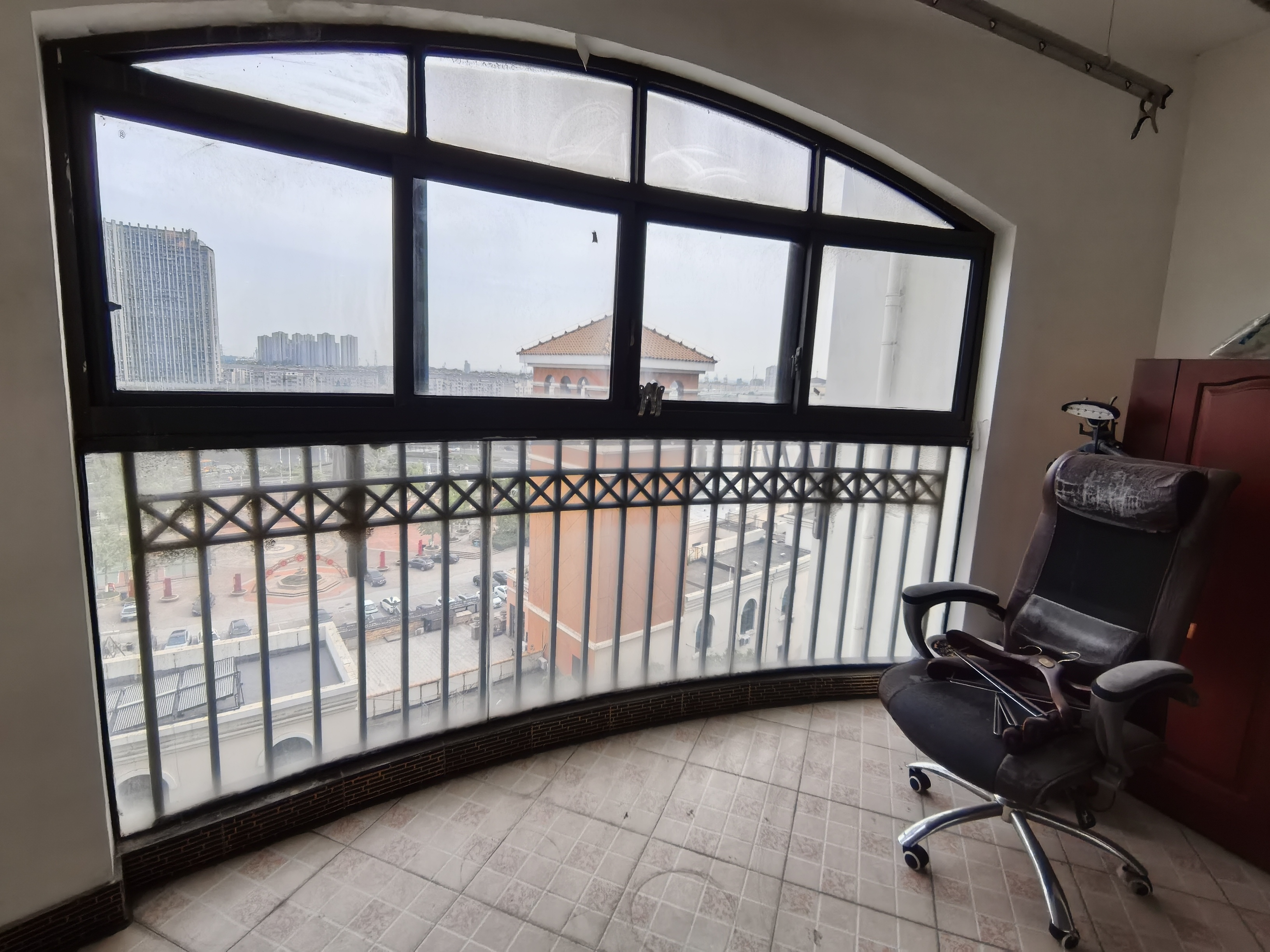 高迪晶城 3室2厅2卫 158m&sup2;
