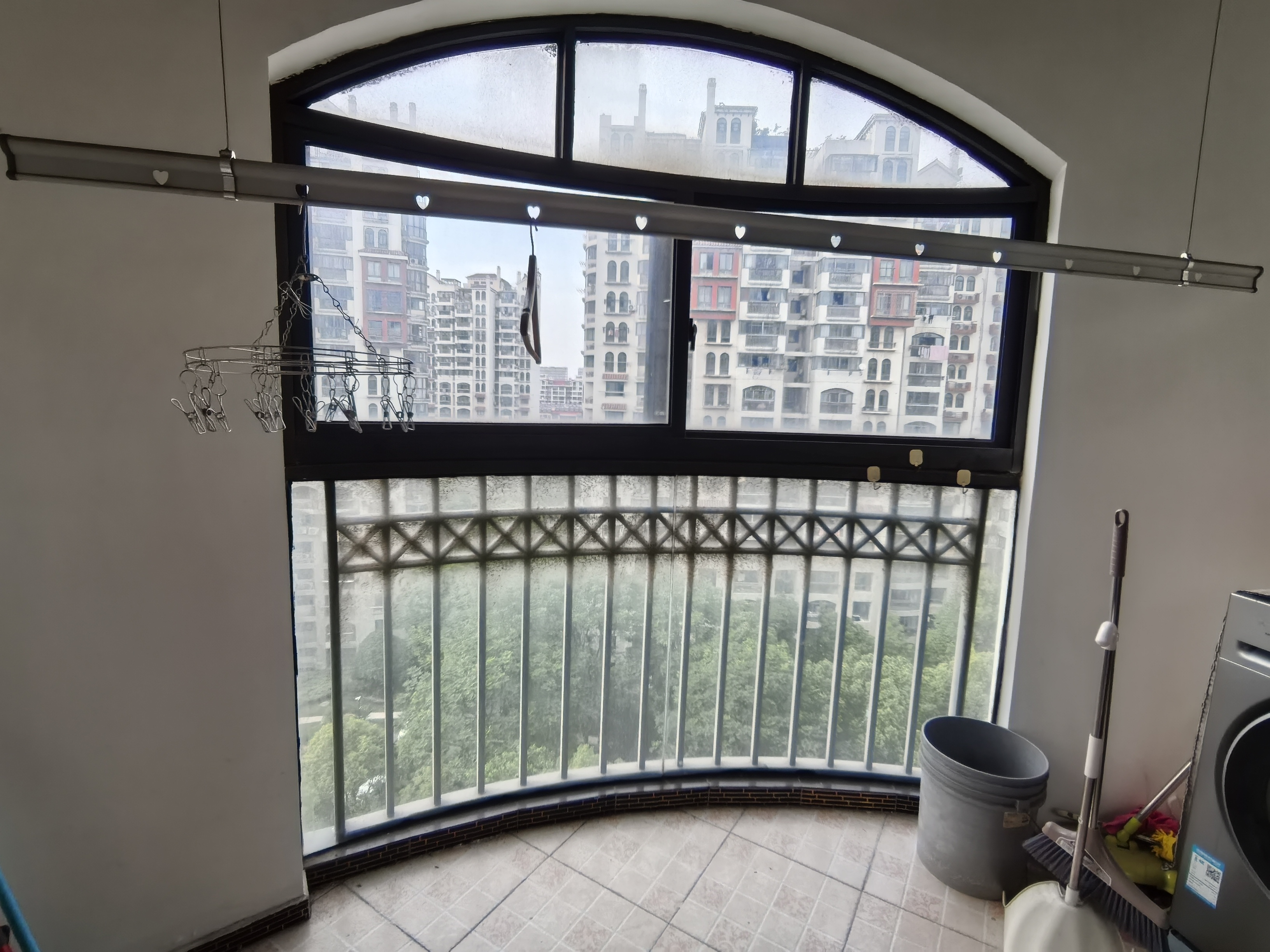 高迪晶城 3室2厅2卫 158m&sup2;