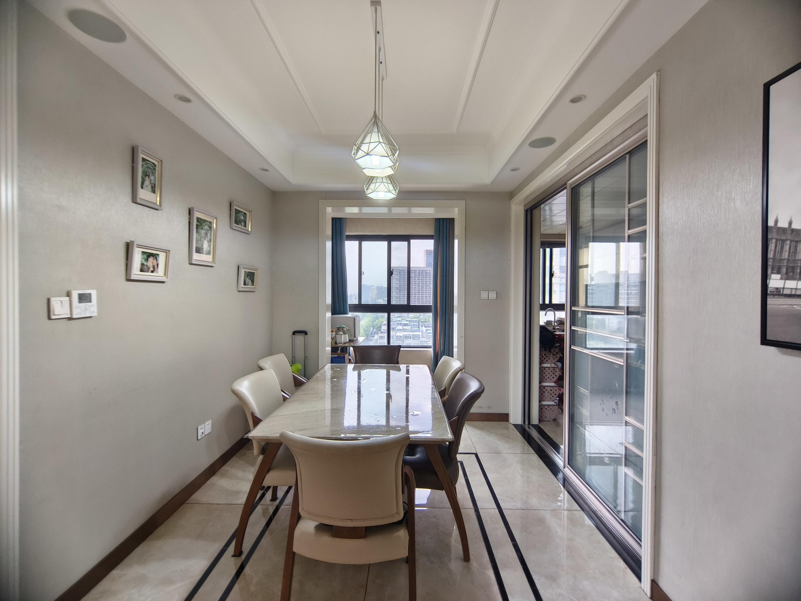 吴中豪景华庭 3室2厅2卫 141m&sup2;
