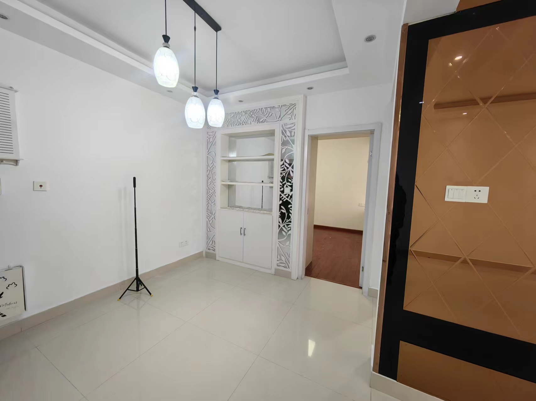 华强城一期 2室2厅1卫 86m&sup2;