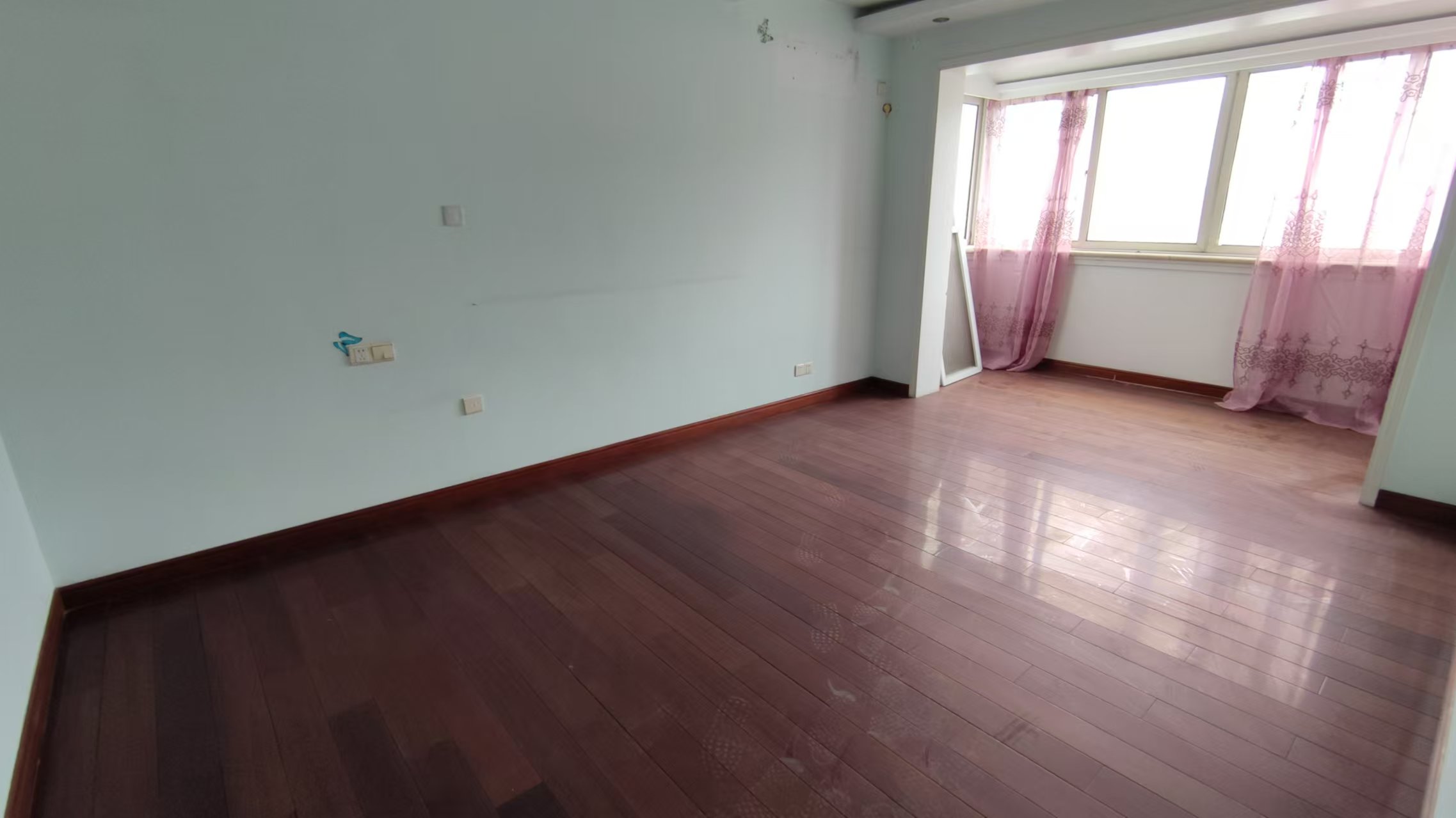 华侨花苑 6室3厅2卫 145m&sup2;
