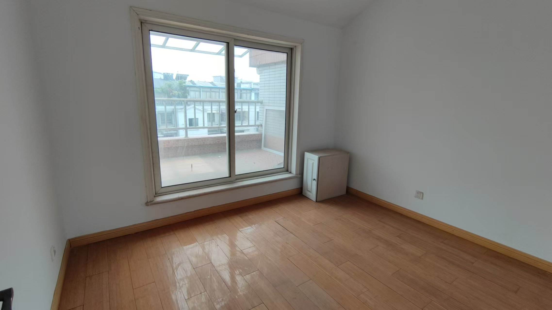 华侨花苑 6室3厅2卫 145m&sup2;