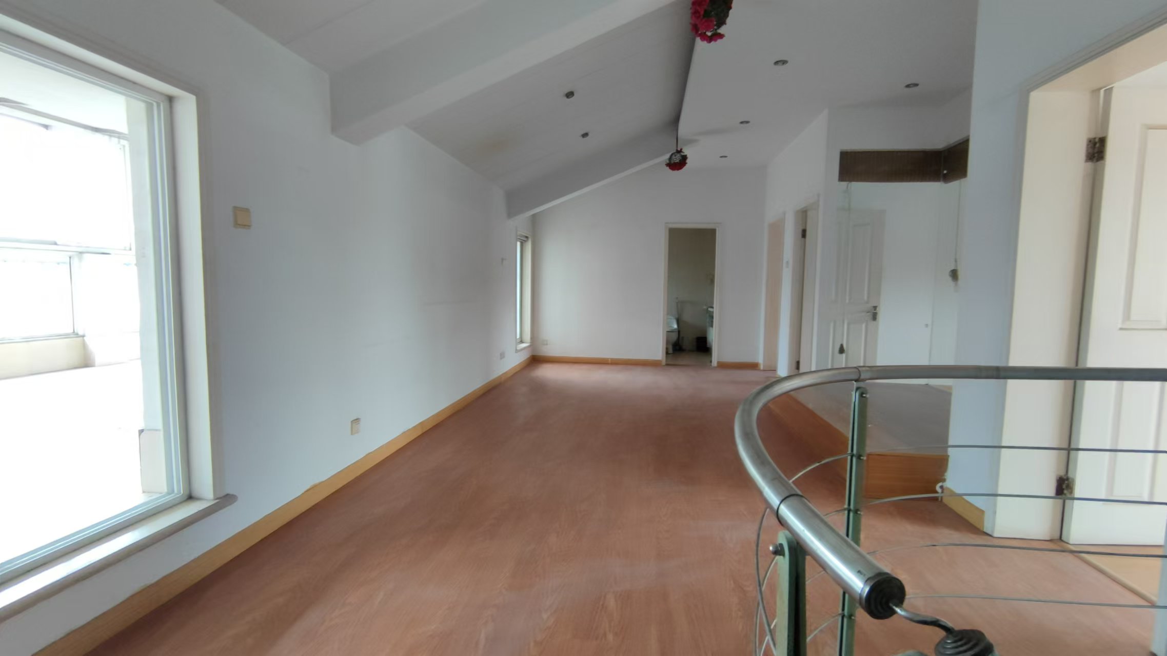 华侨花苑 6室3厅2卫 145m&sup2;