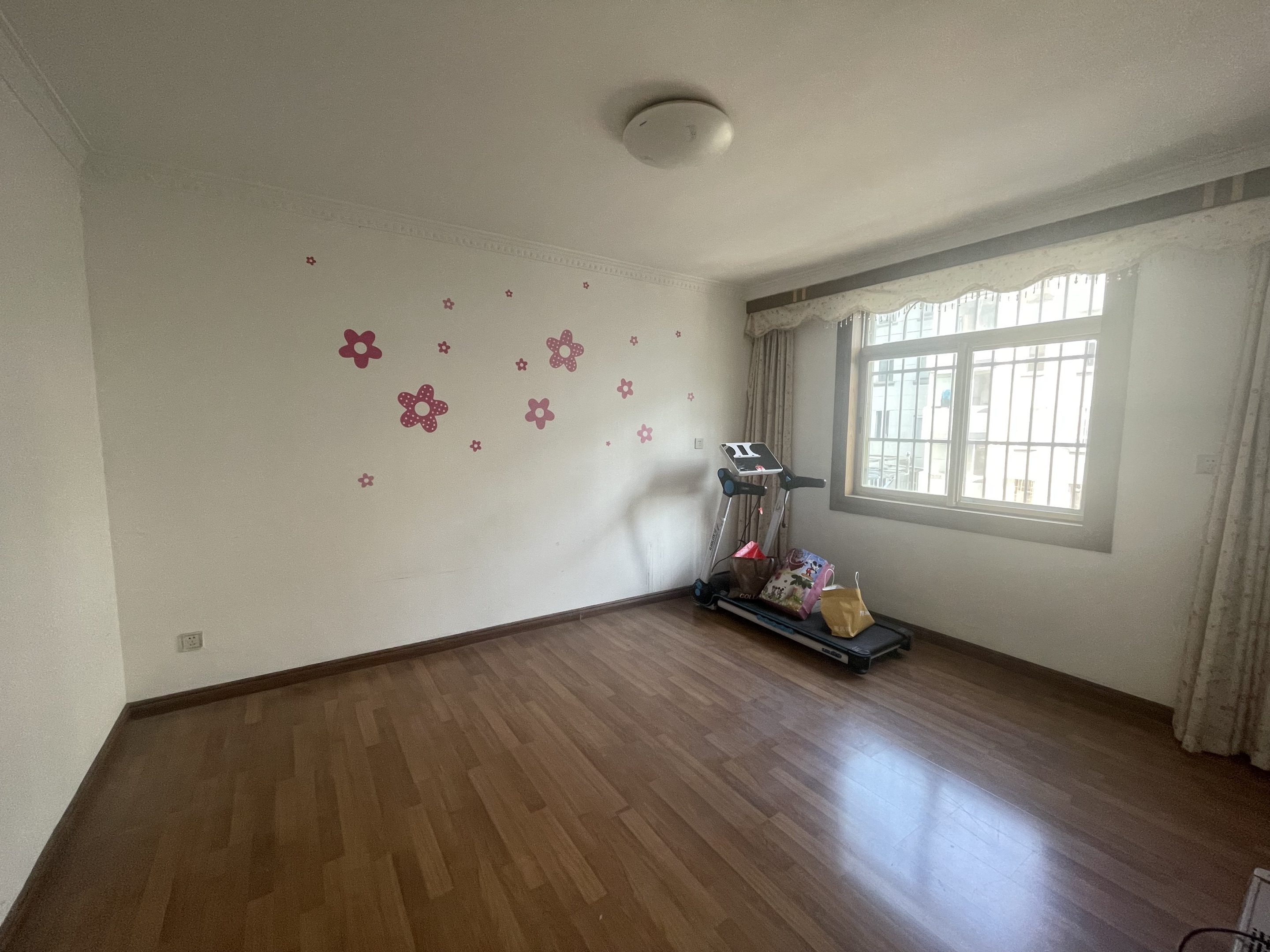 银花苑 3室1厅1卫 84.65m&sup2;
