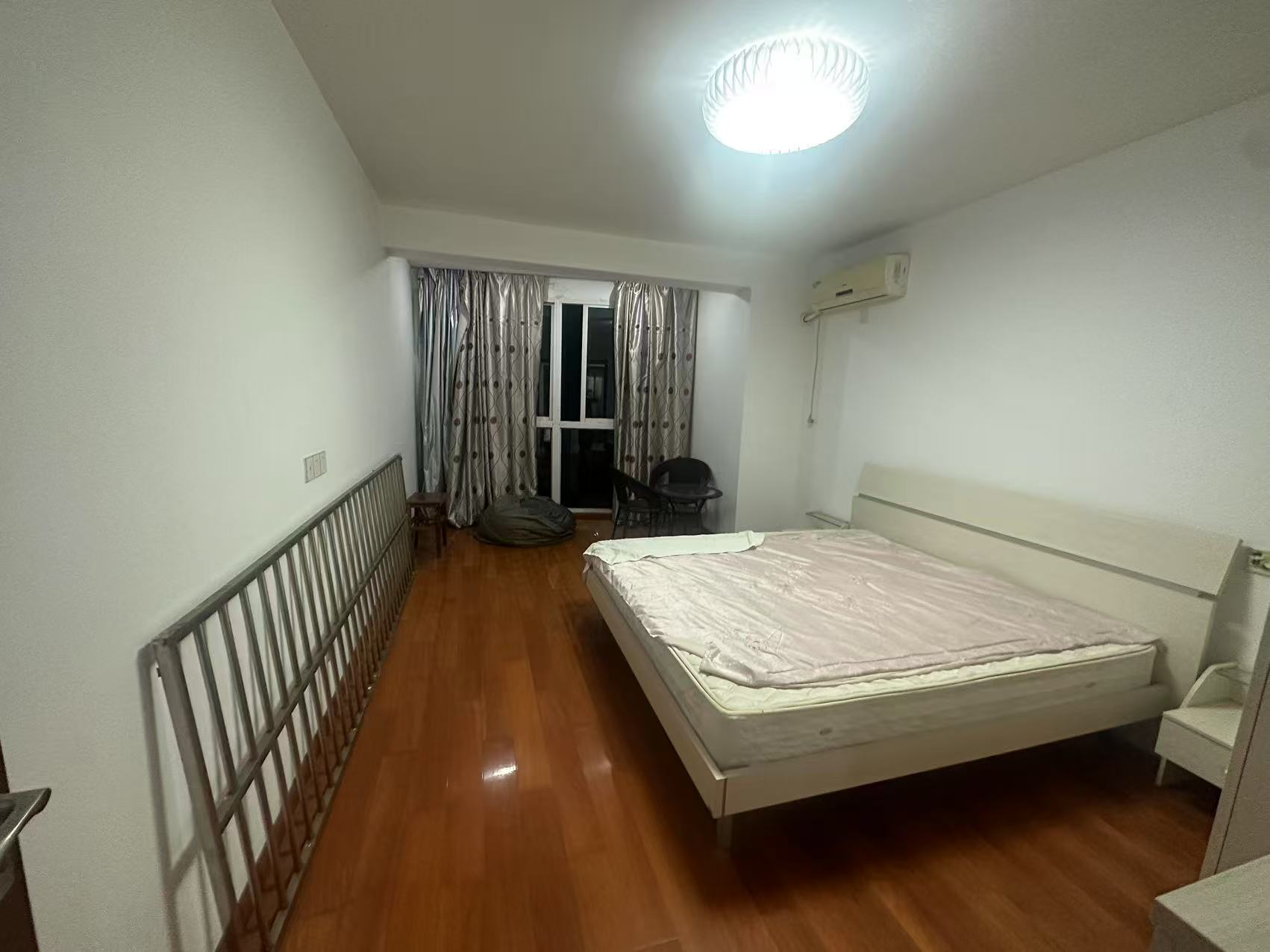 东晖花园 3室1厅1卫 135m&sup2;