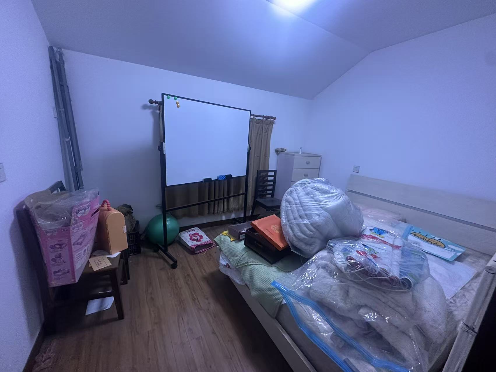 东晖花园 3室1厅1卫 135m&sup2;
