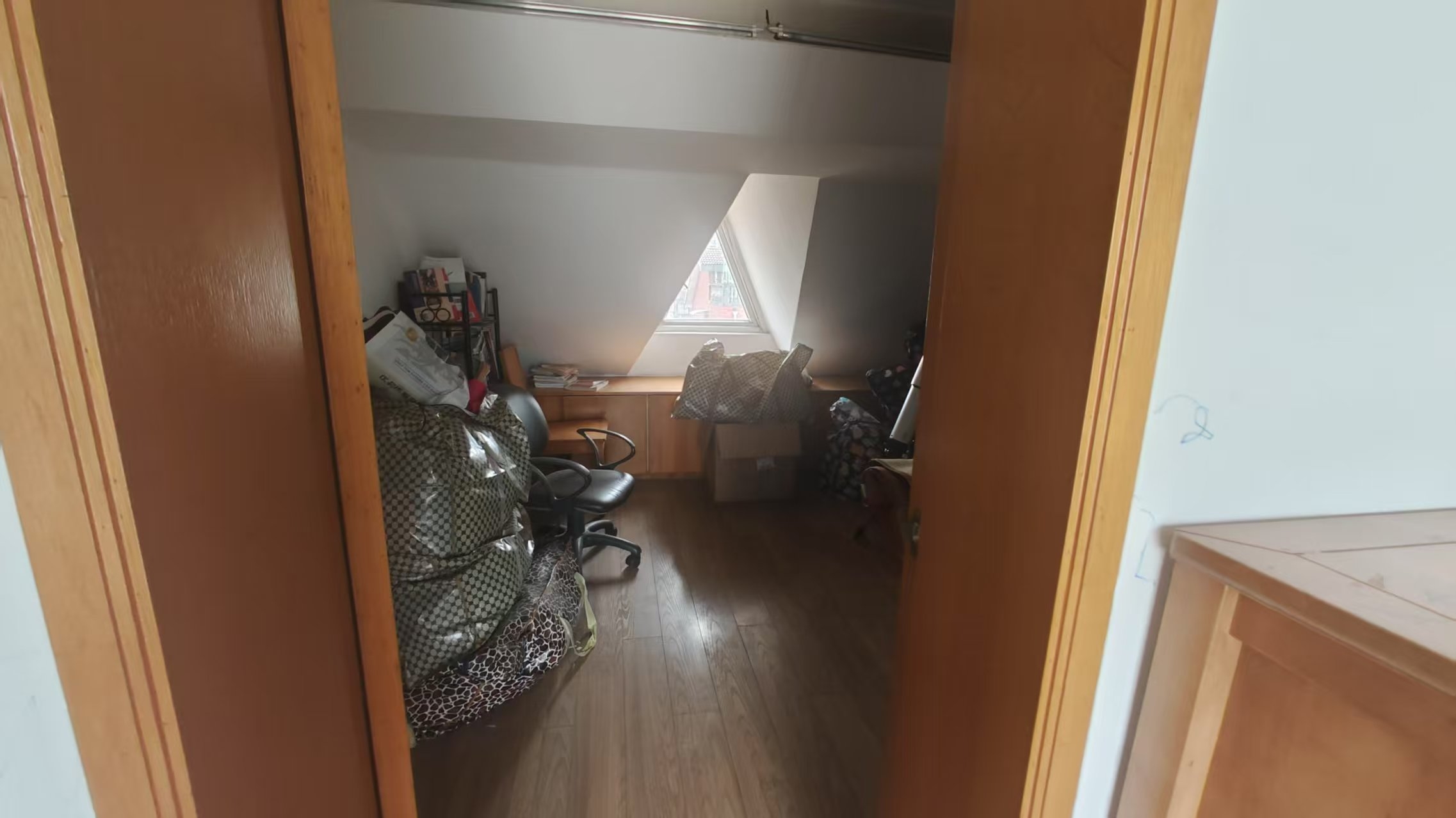 南川园小区 3室2厅2卫 120m&sup2;