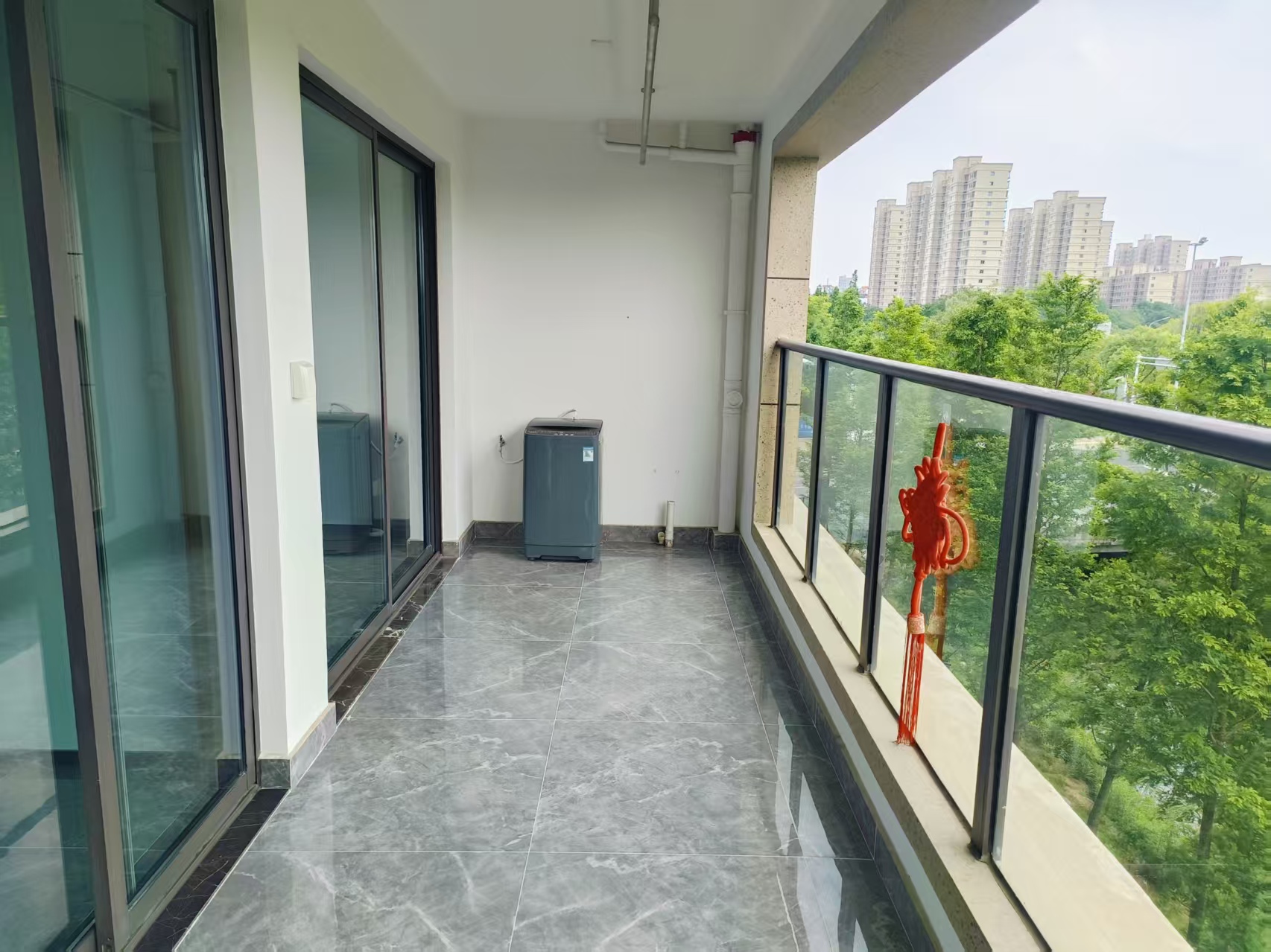湖悦云境 4室2厅2卫 130.00m&sup2;