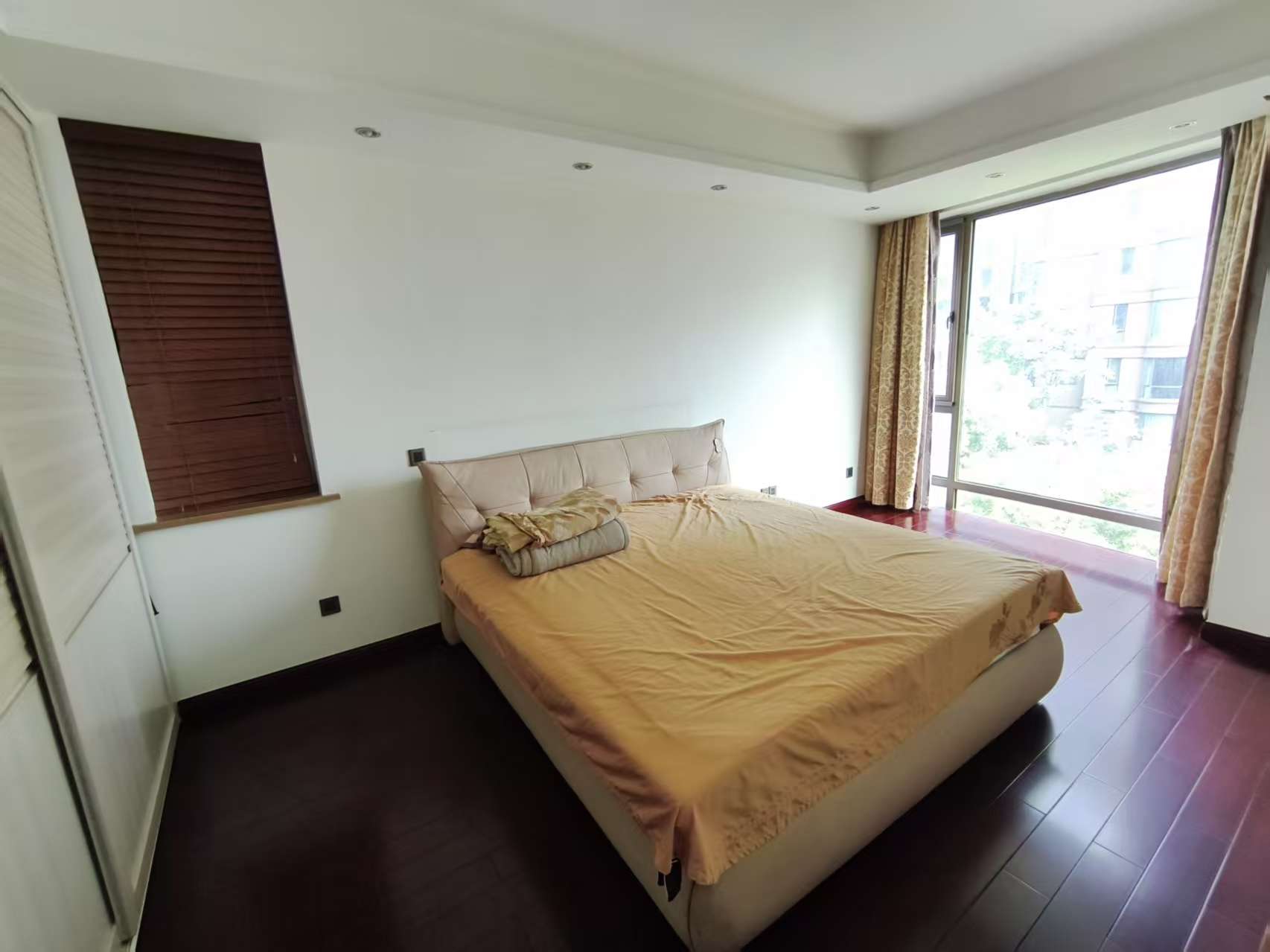 绿城玉兰公寓 4室2厅2卫 185m&sup2;