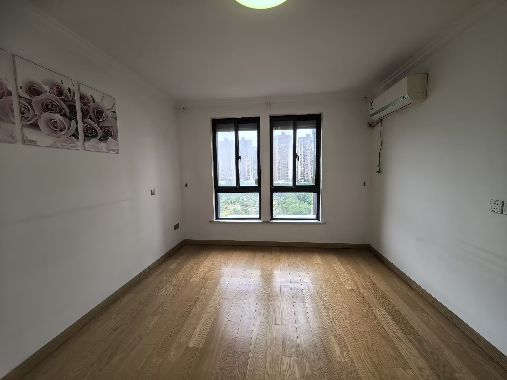 友谊嘉御龙庭 4室2厅2卫 176.67m&sup2;