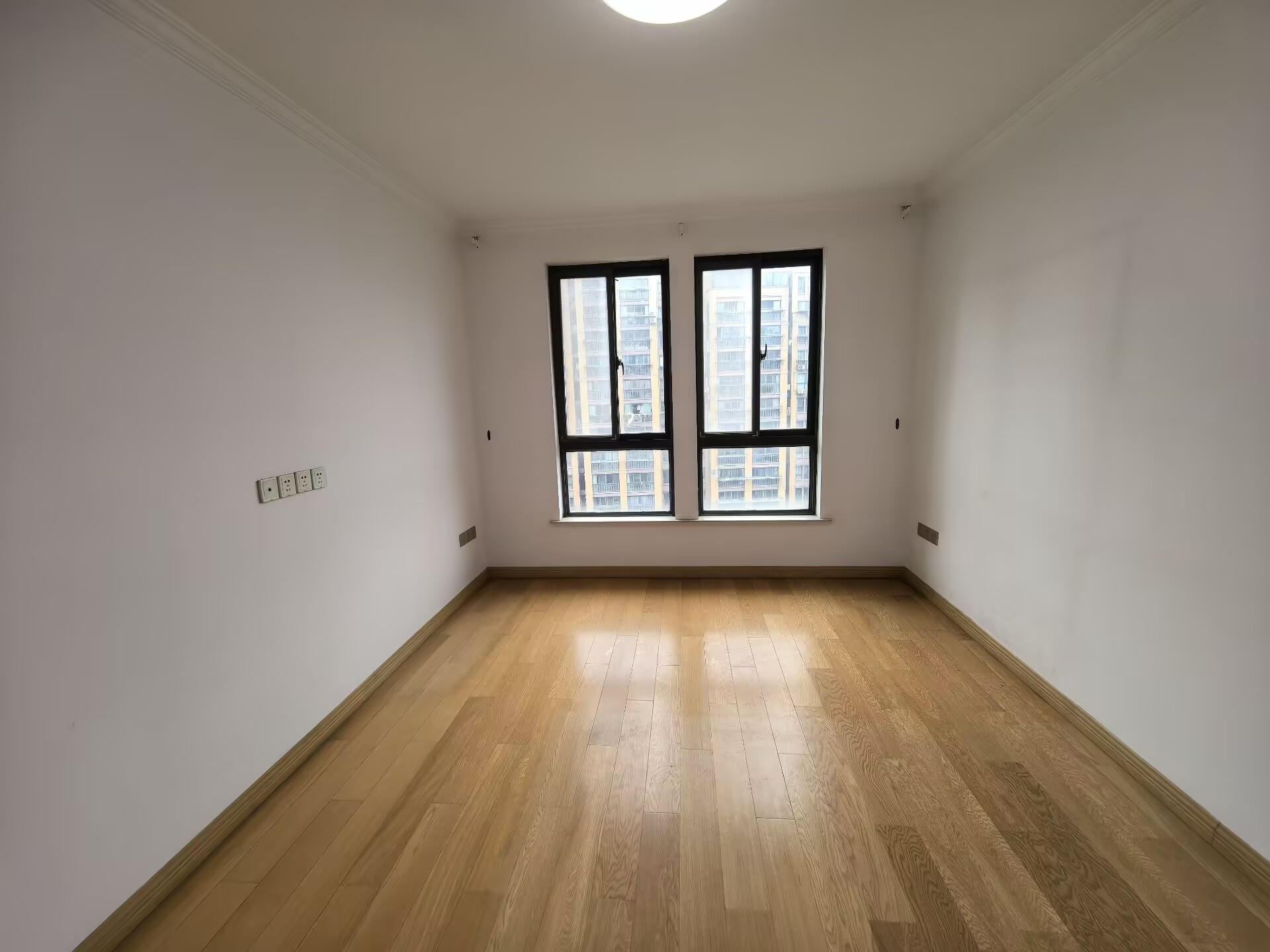 友谊嘉御龙庭 4室2厅2卫 176.67m&sup2;
