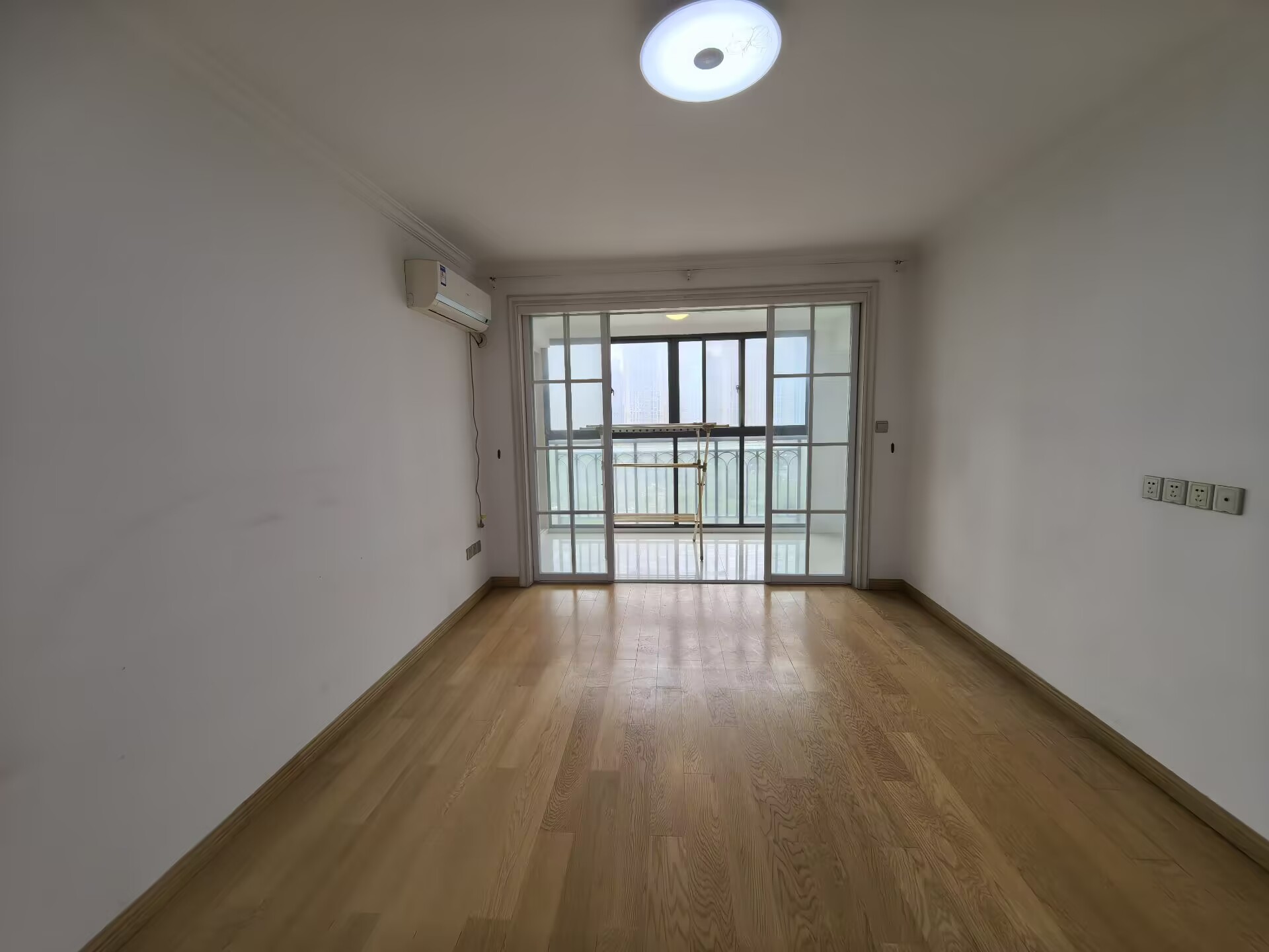 友谊嘉御龙庭 4室2厅2卫 176.67m&sup2;