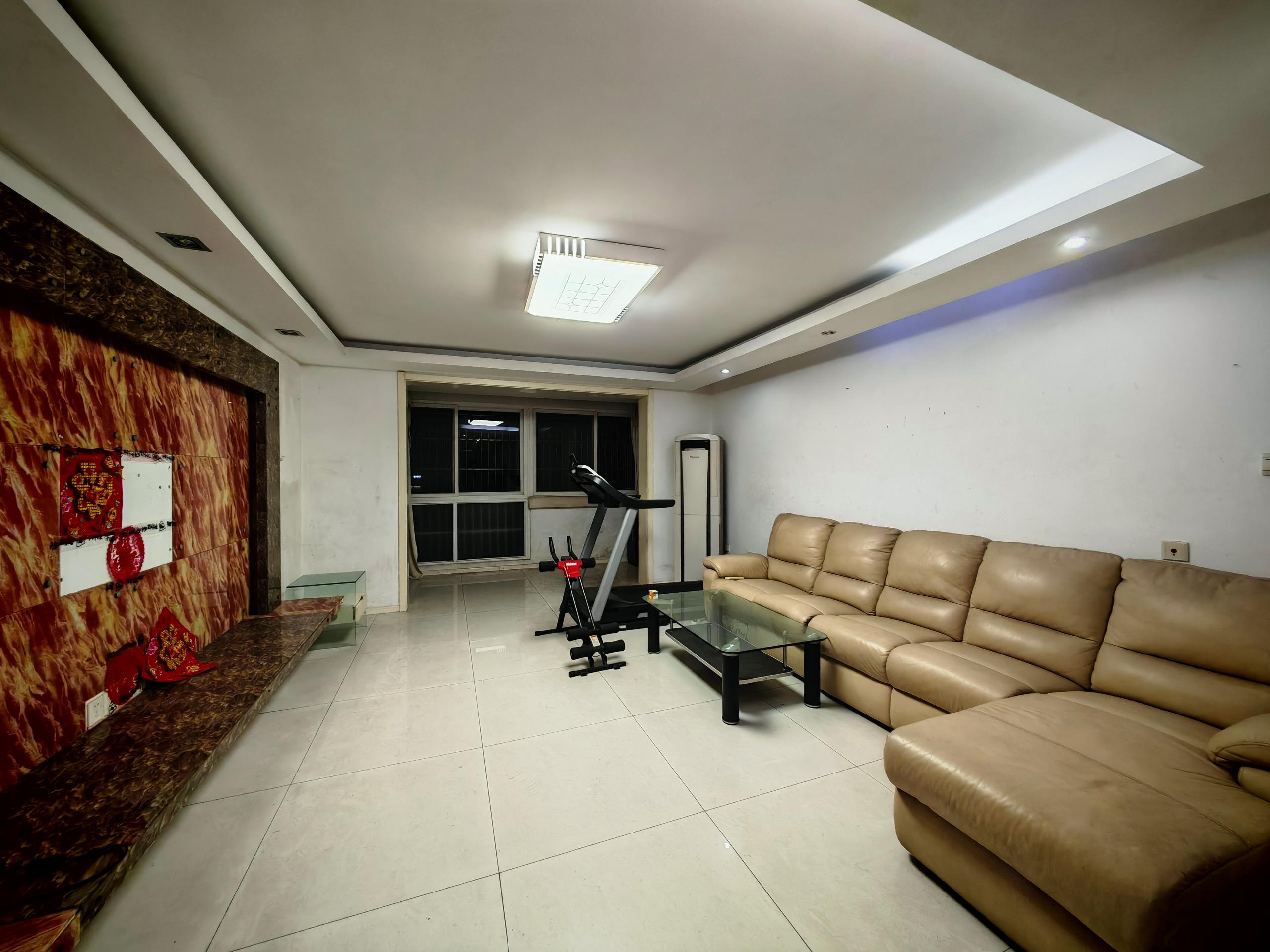 东昇花园 3室2厅1卫 159.43m&sup2;