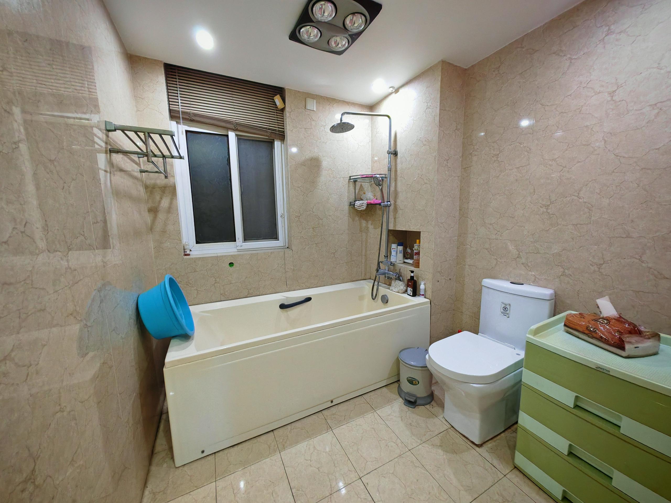 东昇花园 3室2厅1卫 159.43m&sup2;