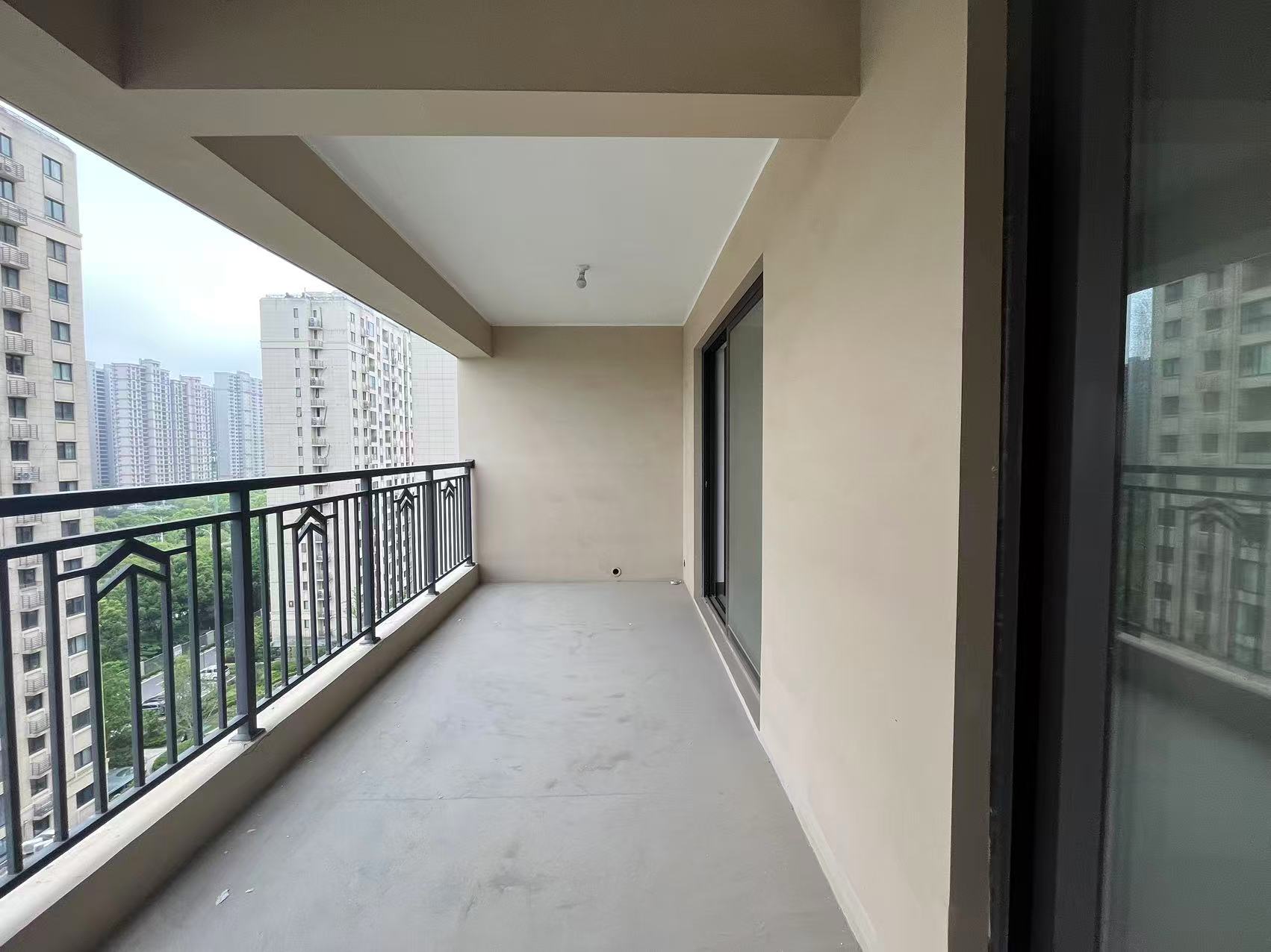 招商新城雍景湾 4室2厅2卫 127m&sup2;