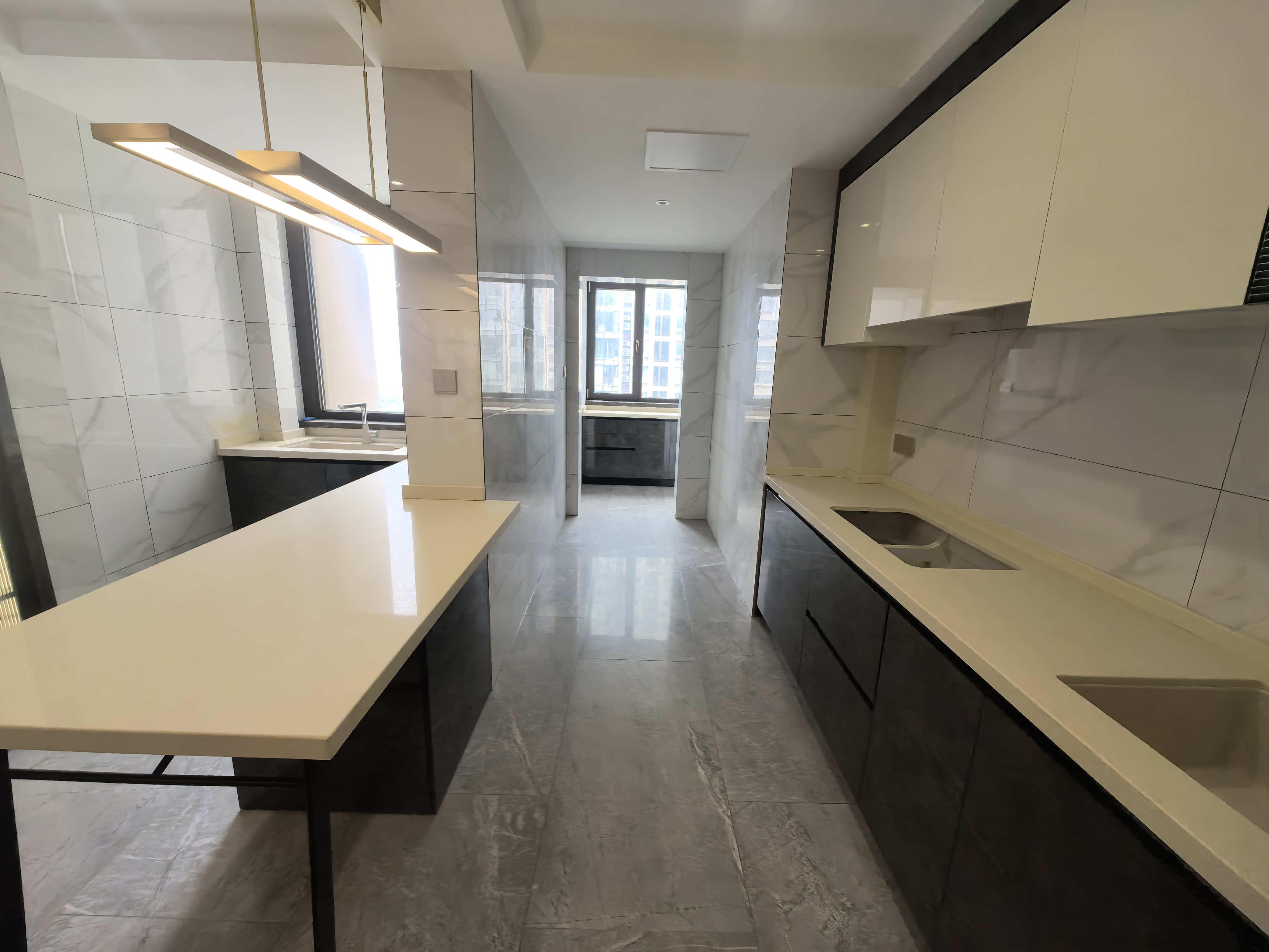 南山湖一号 4室2厅2卫 180m&sup2;