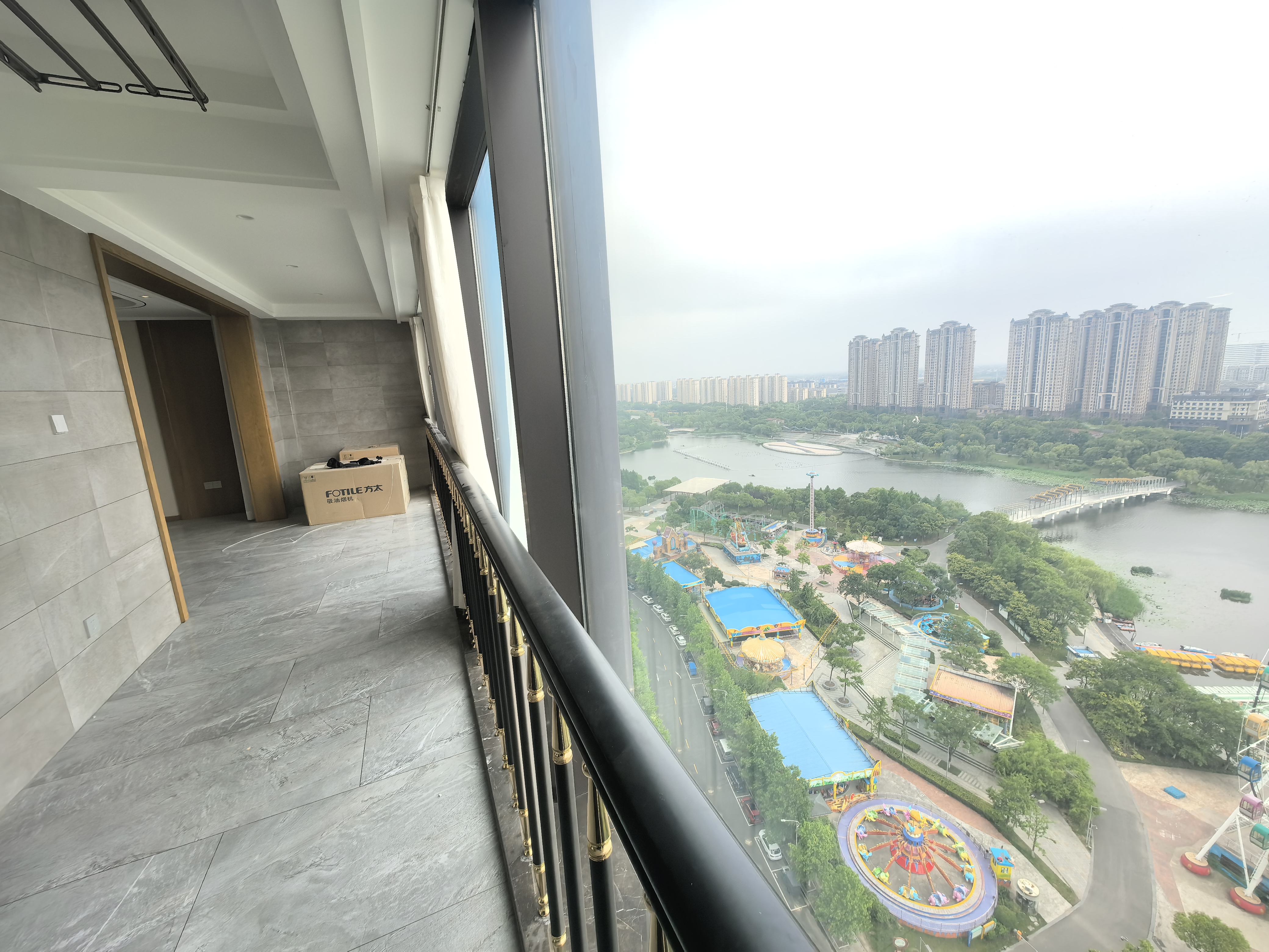 南山湖一号 4室2厅2卫 180m&sup2;