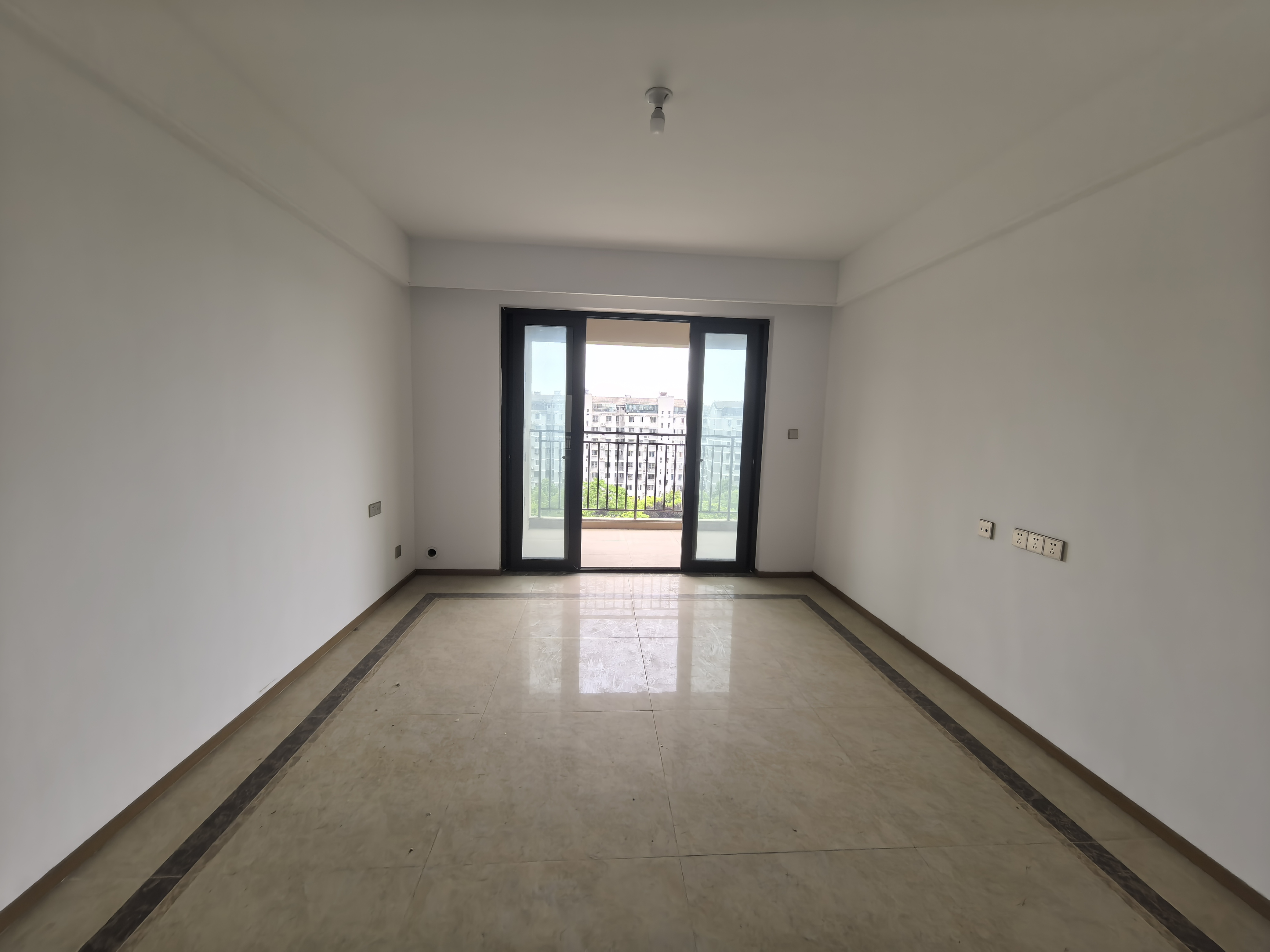 上悦城 3室2厅2卫 115.92m&sup2;