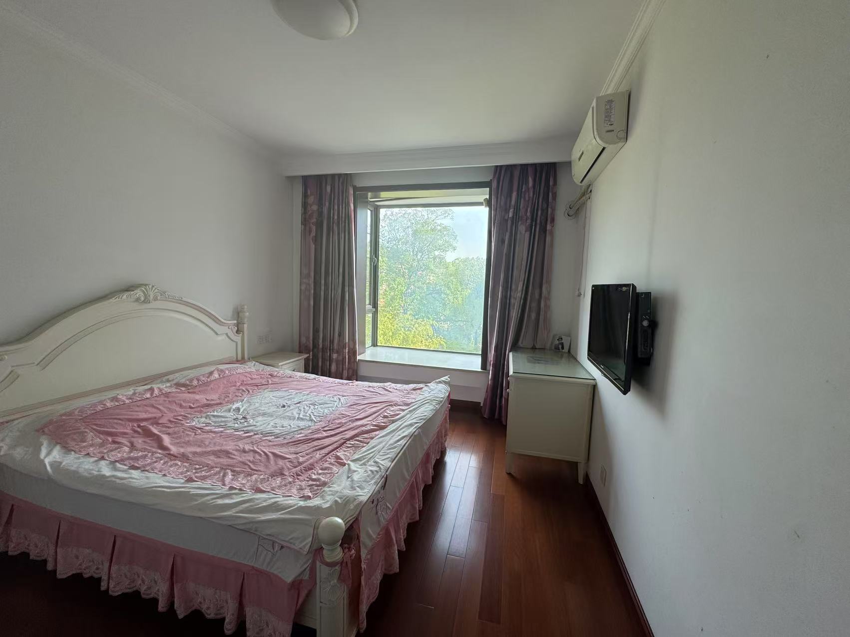 优山美地花园南区 4室2厅3卫 210.81m&sup2;