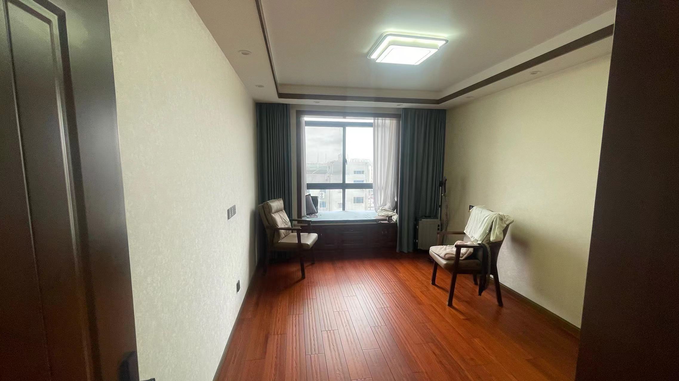 高迪晶城 3室1厅1卫 162.6m&sup2;