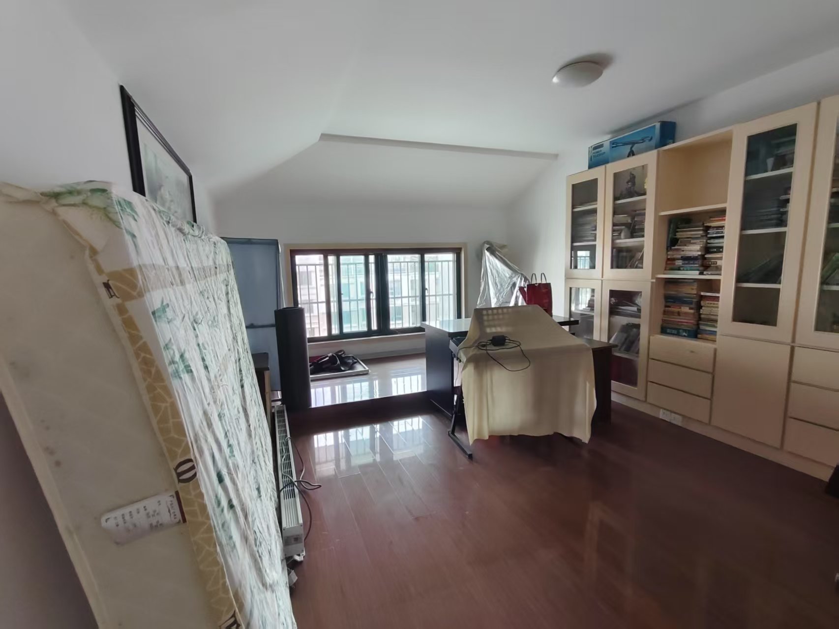 都市华城 5室2厅3卫 142.00m&sup2;