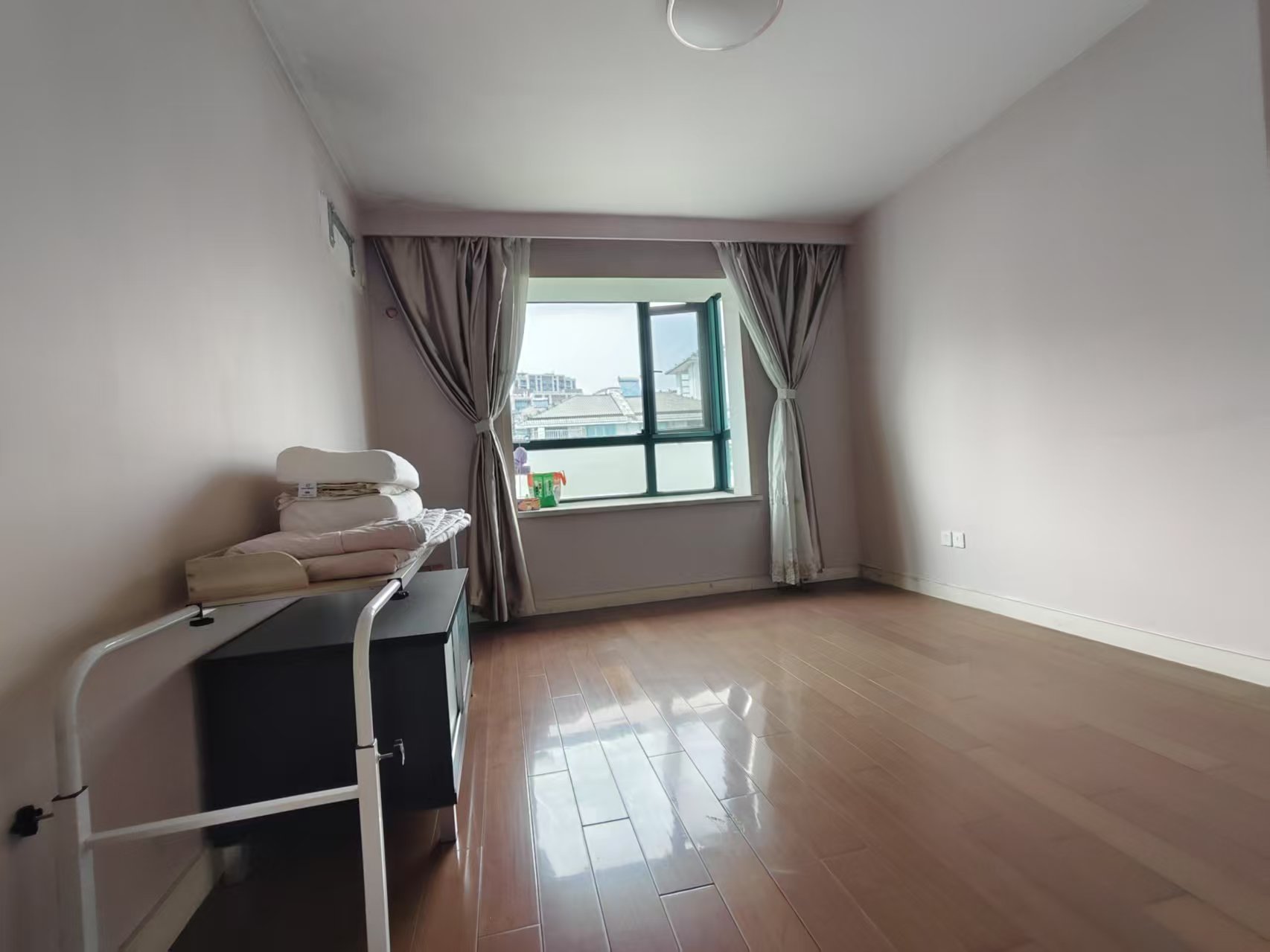 都市华城 5室2厅3卫 142.00m&sup2;