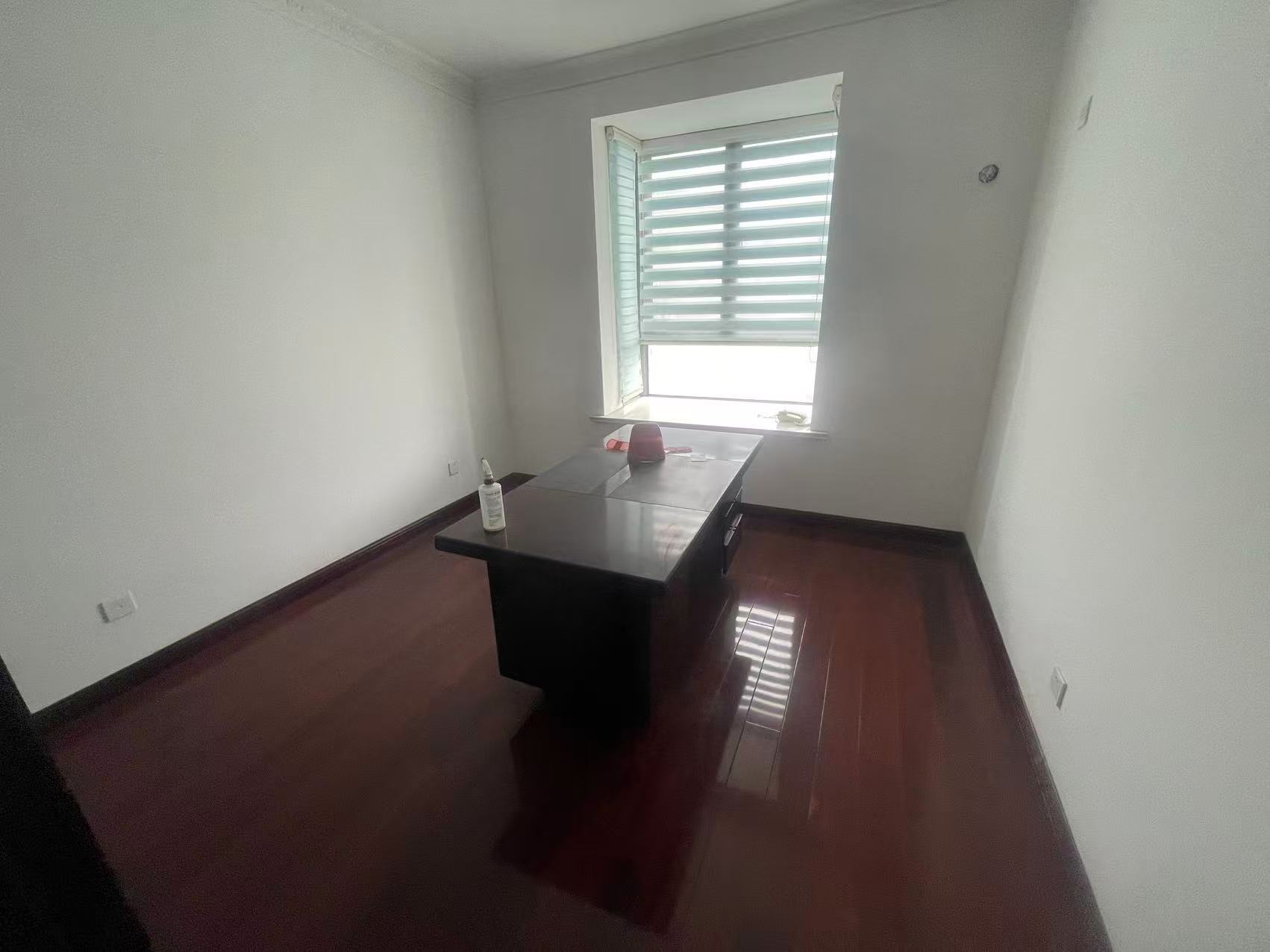 新华&middot;城市家园 3室2厅2卫 139.51m&sup2;