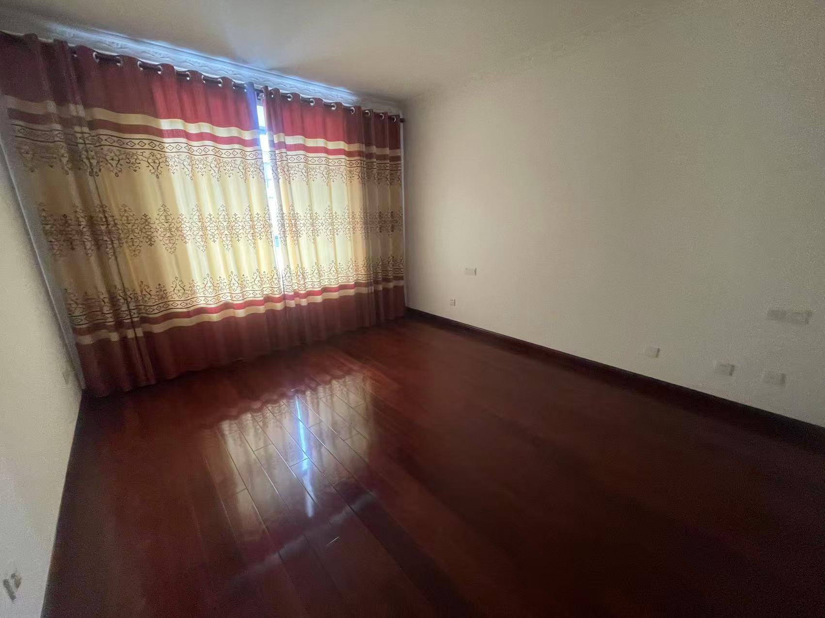 新华&middot;城市家园 3室2厅2卫 139.51m&sup2;