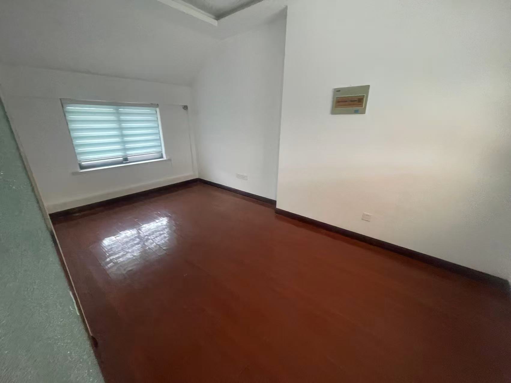 新华&middot;城市家园 3室2厅2卫 139.51m&sup2;