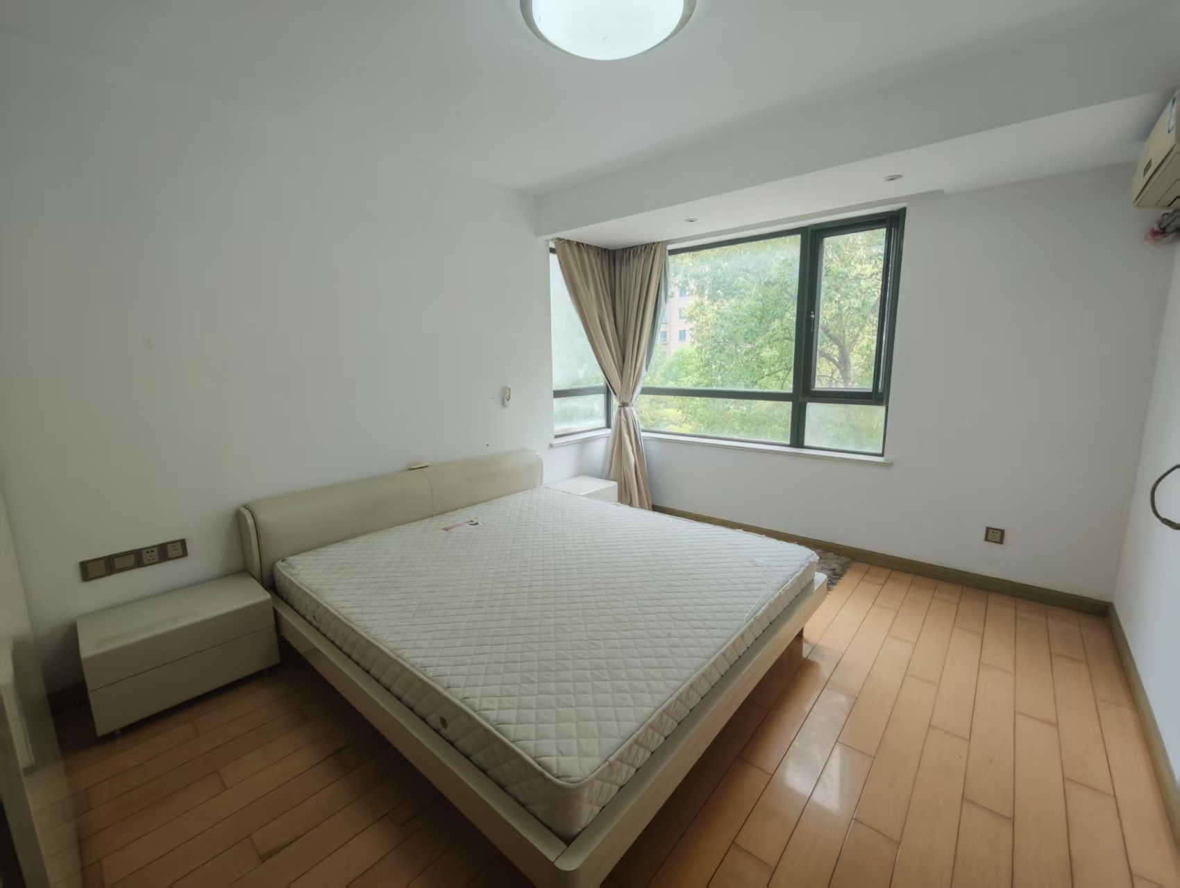 万通城 2室2厅1卫 99.97m&sup2;