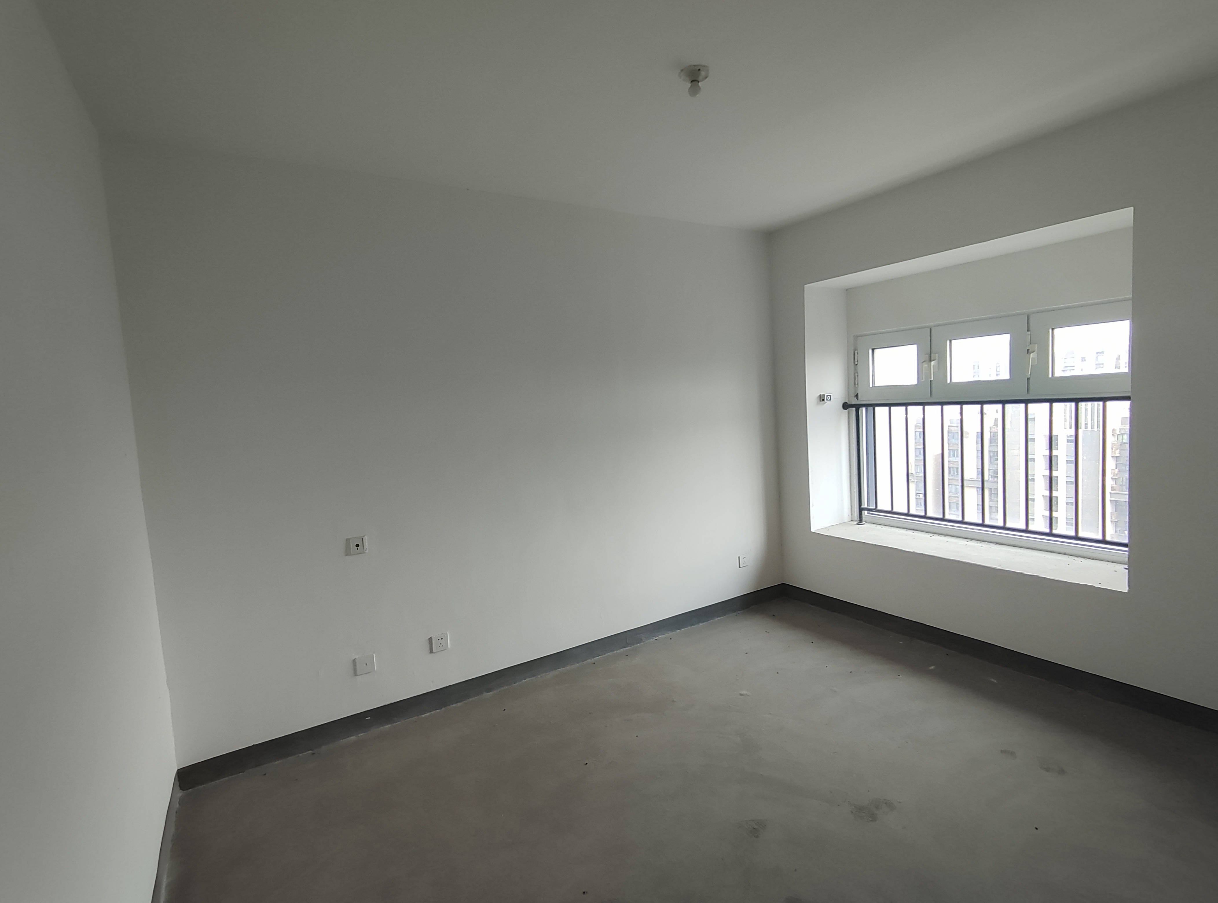 南山国际社区 3室2厅2卫 103m&sup2;