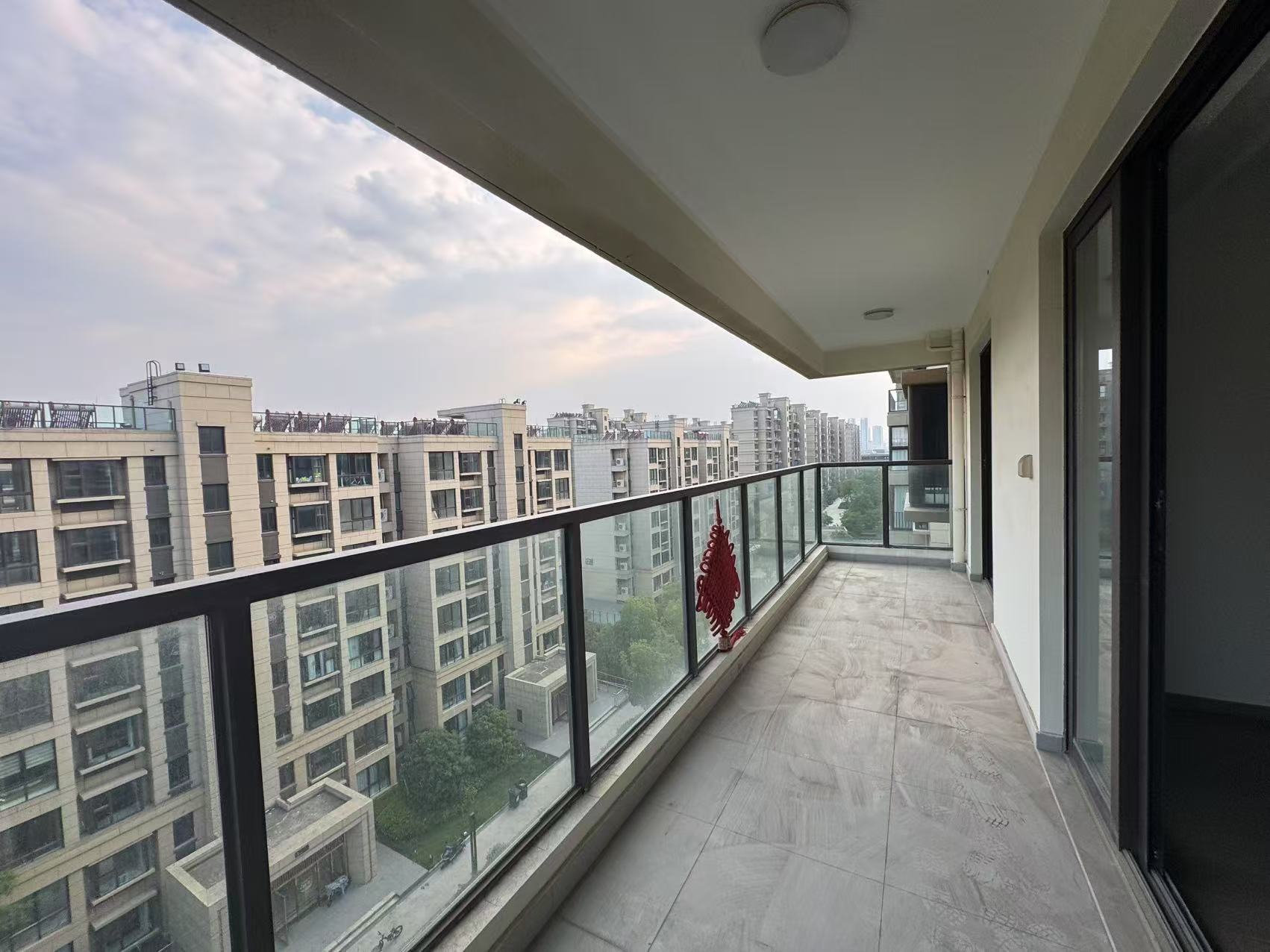 时光漫城 4室2厅2卫 140m&sup2;