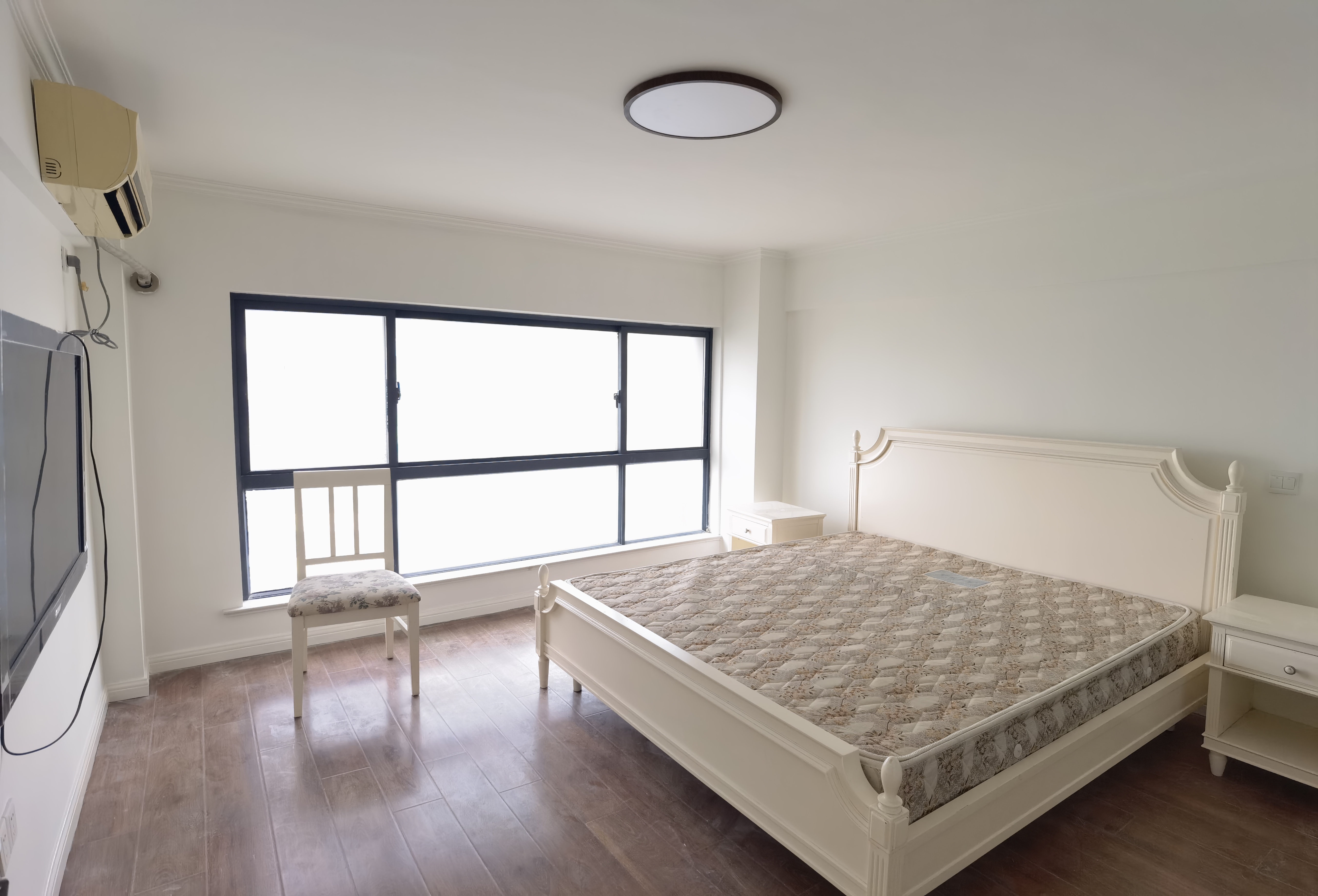 鸿运大厦 2室1厅2卫 64m&sup2;