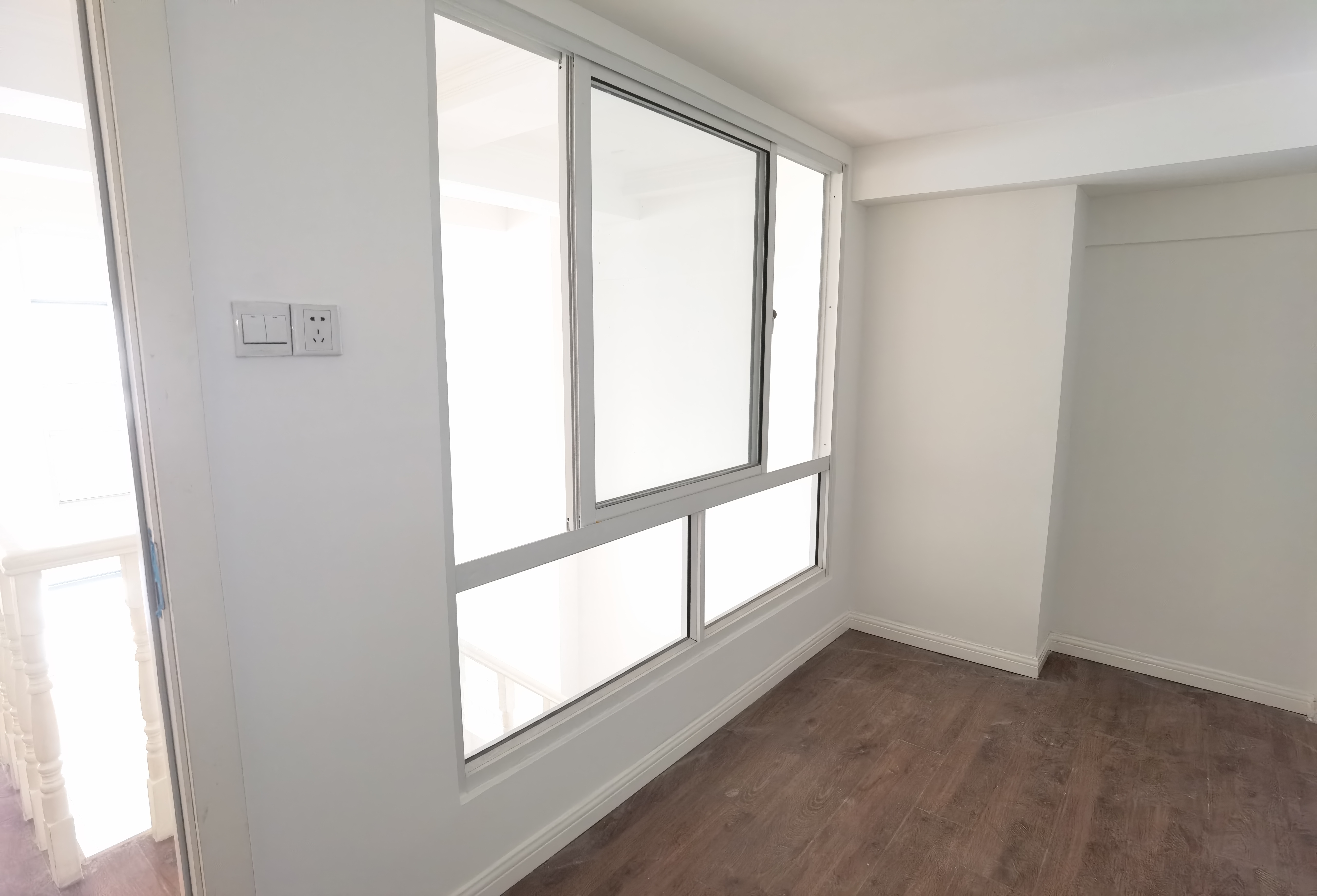 鸿运大厦 2室1厅2卫 64m&sup2;