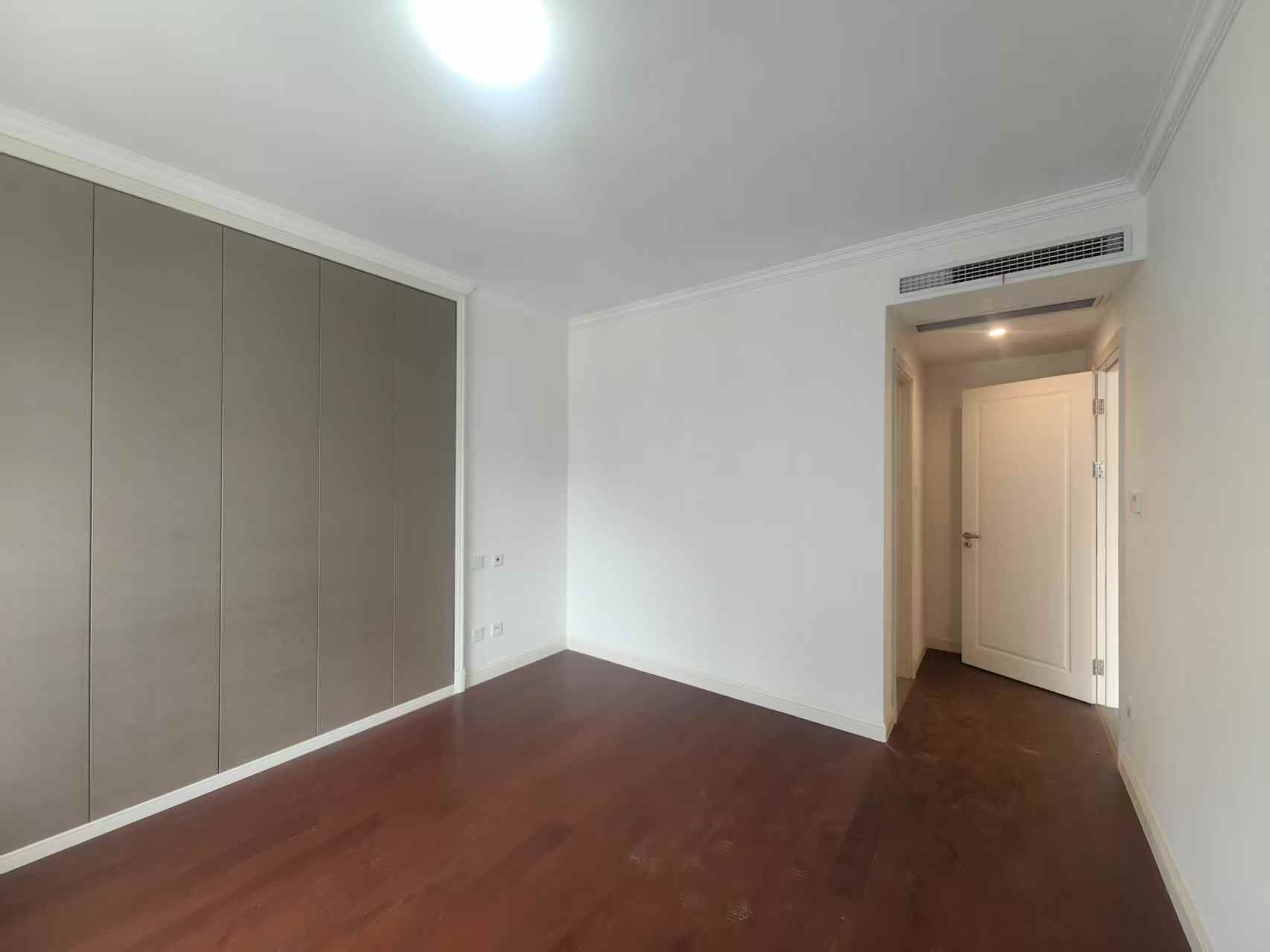 红星天铂 4室2厅2卫 117.74m&sup2;