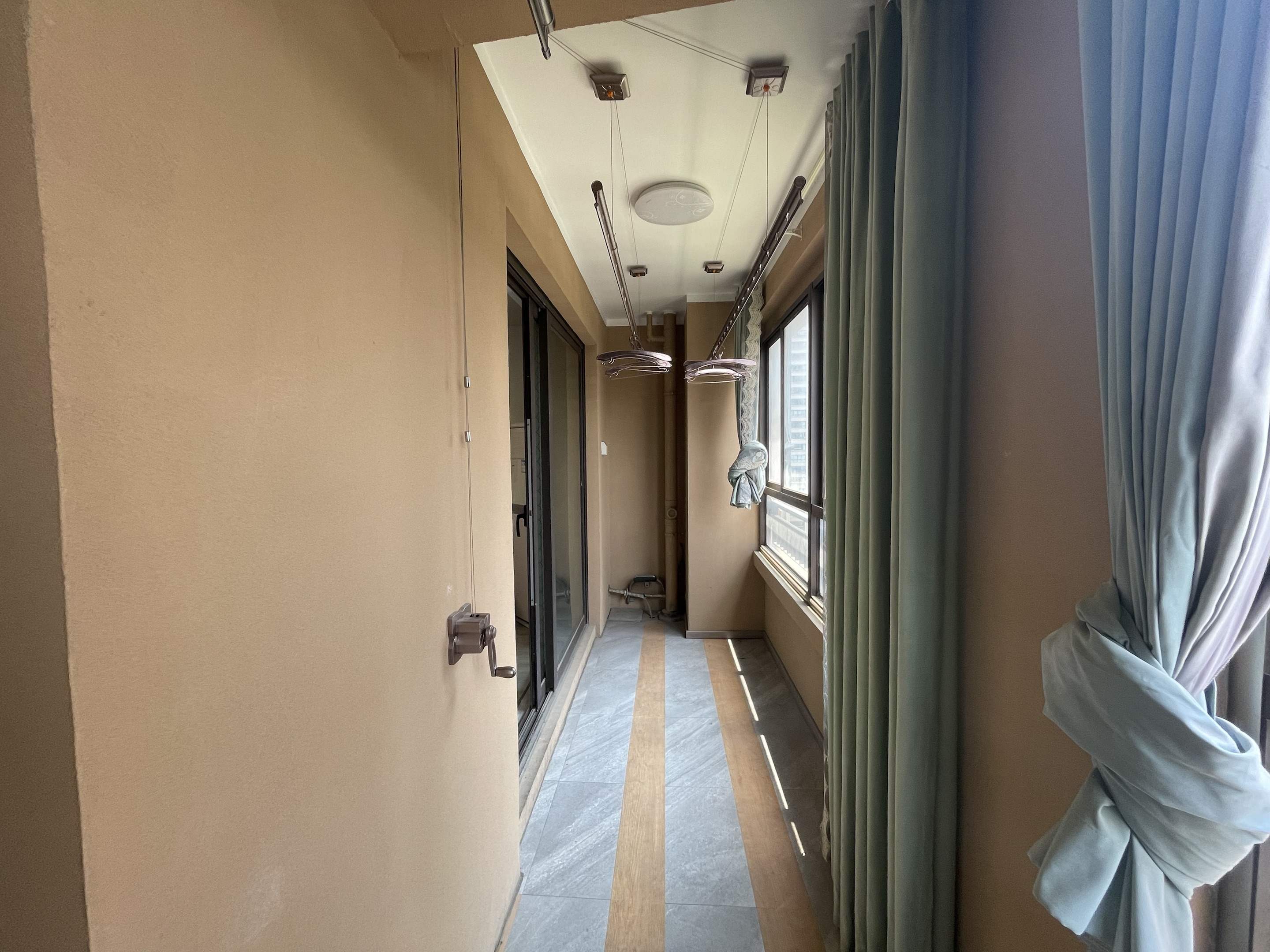 保利香槟国际 4室2厅2卫 142m&sup2;