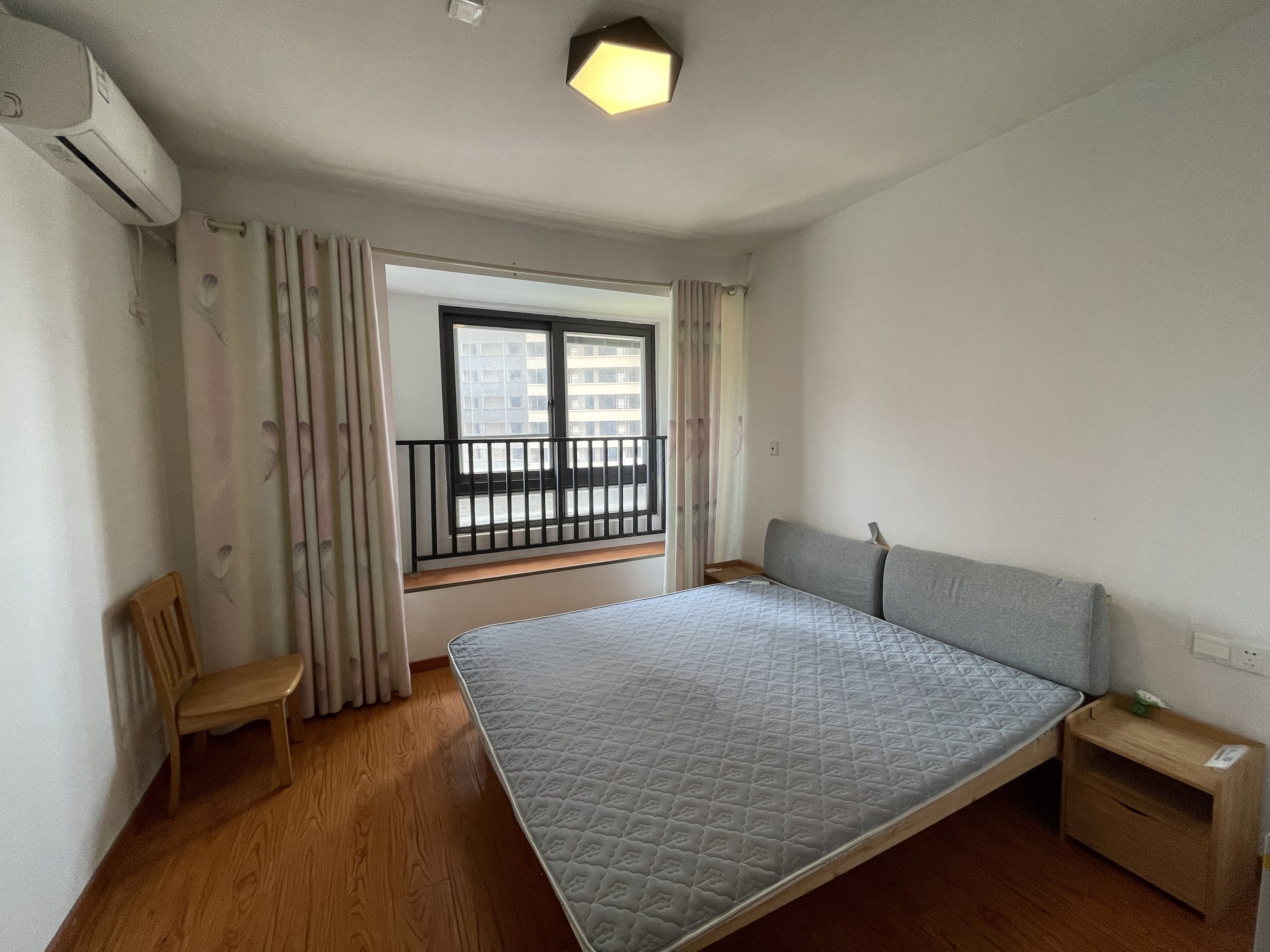 保利香槟国际 4室2厅2卫 142m&sup2;