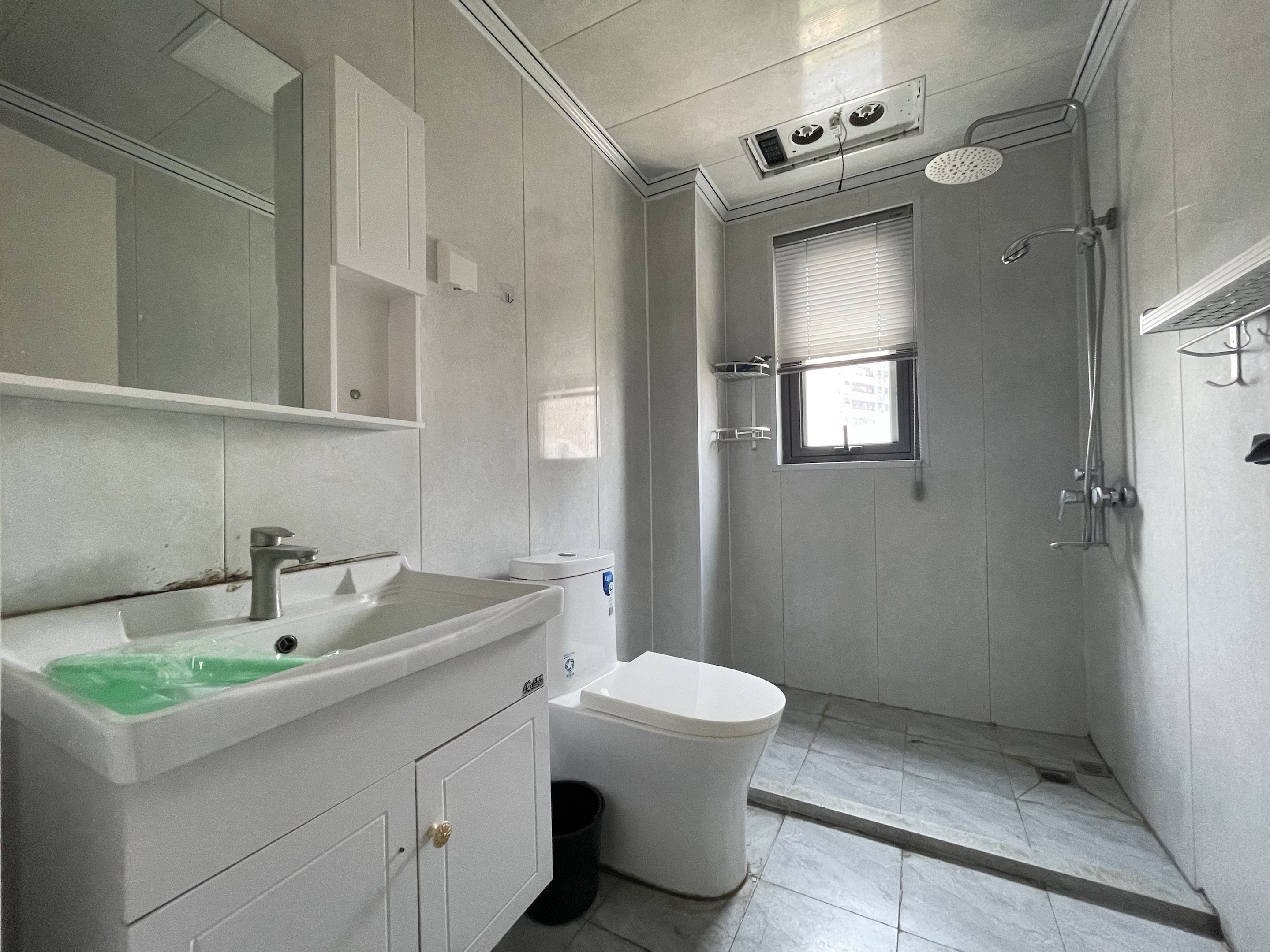 保利香槟国际 4室2厅2卫 142m&sup2;