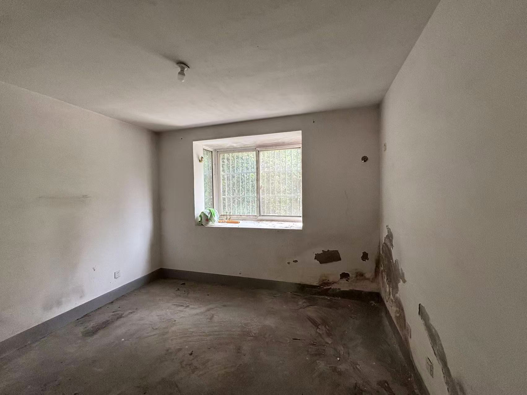 春晖花园 3室2厅1卫 123m²