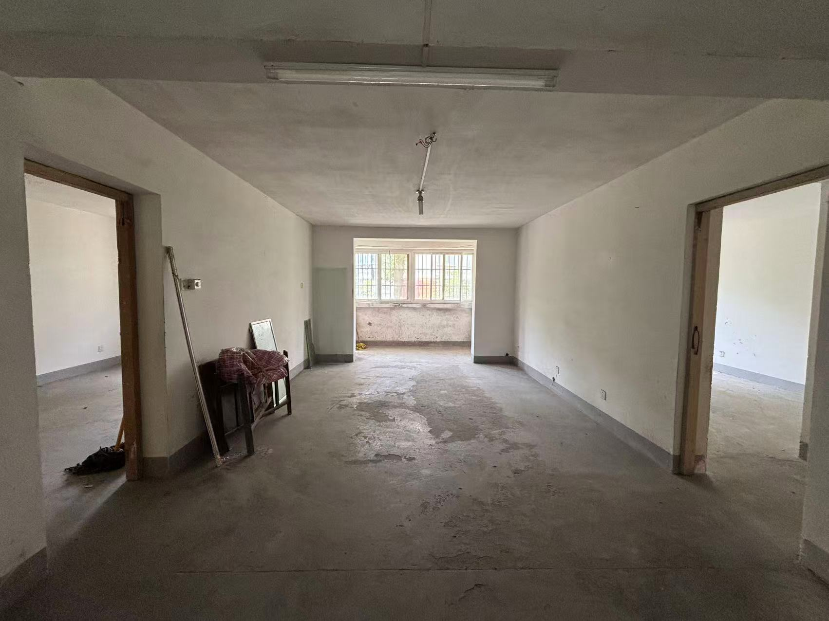 春晖花园 3室2厅1卫 123m&sup2;