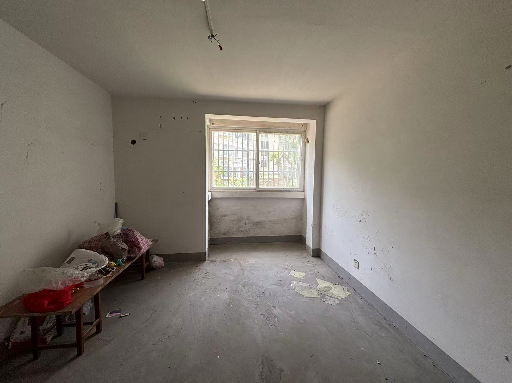春晖花园 3室2厅1卫 123m&sup2;