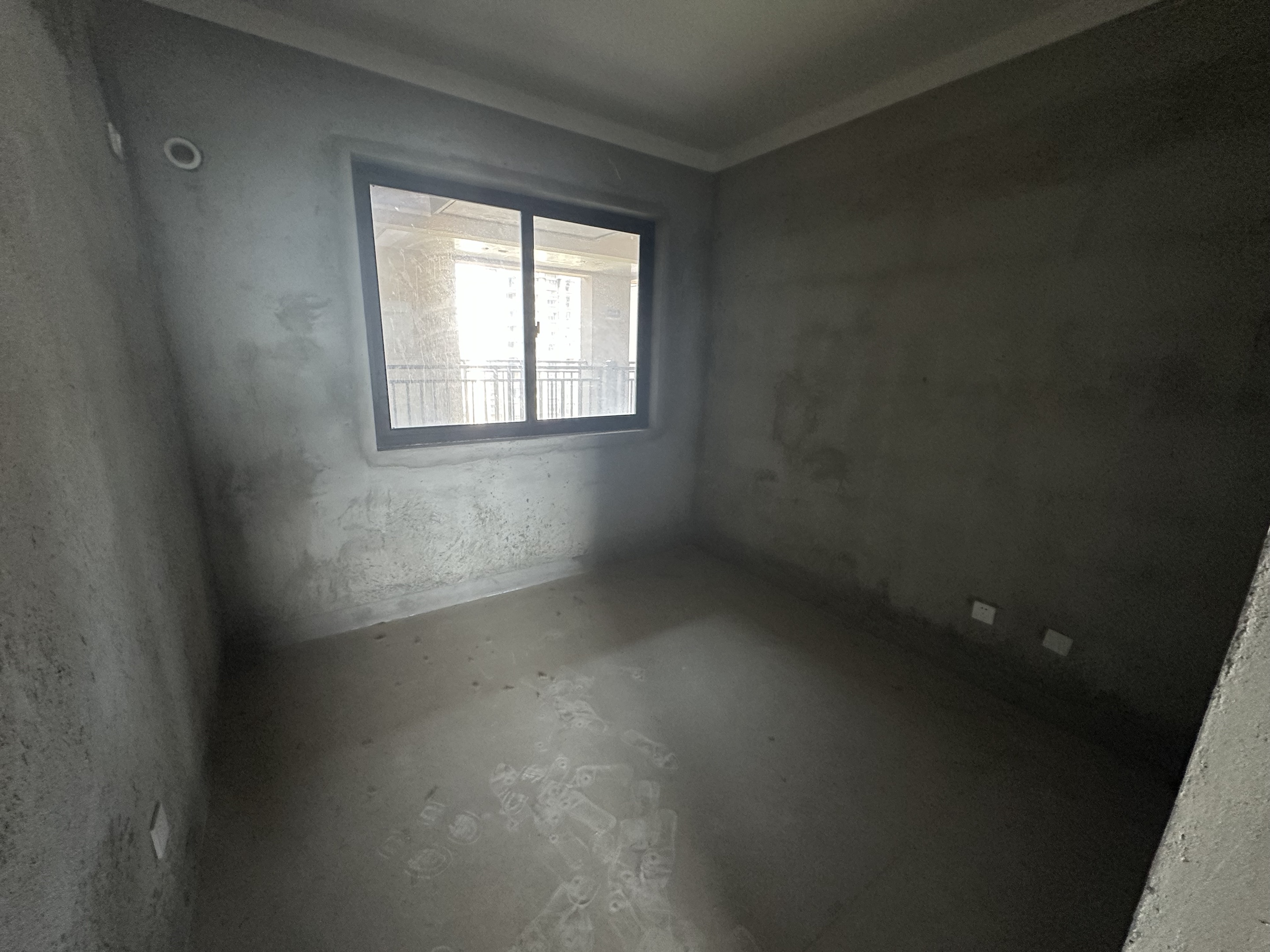 华强城四期 3室2厅2卫 121.43m&sup2;