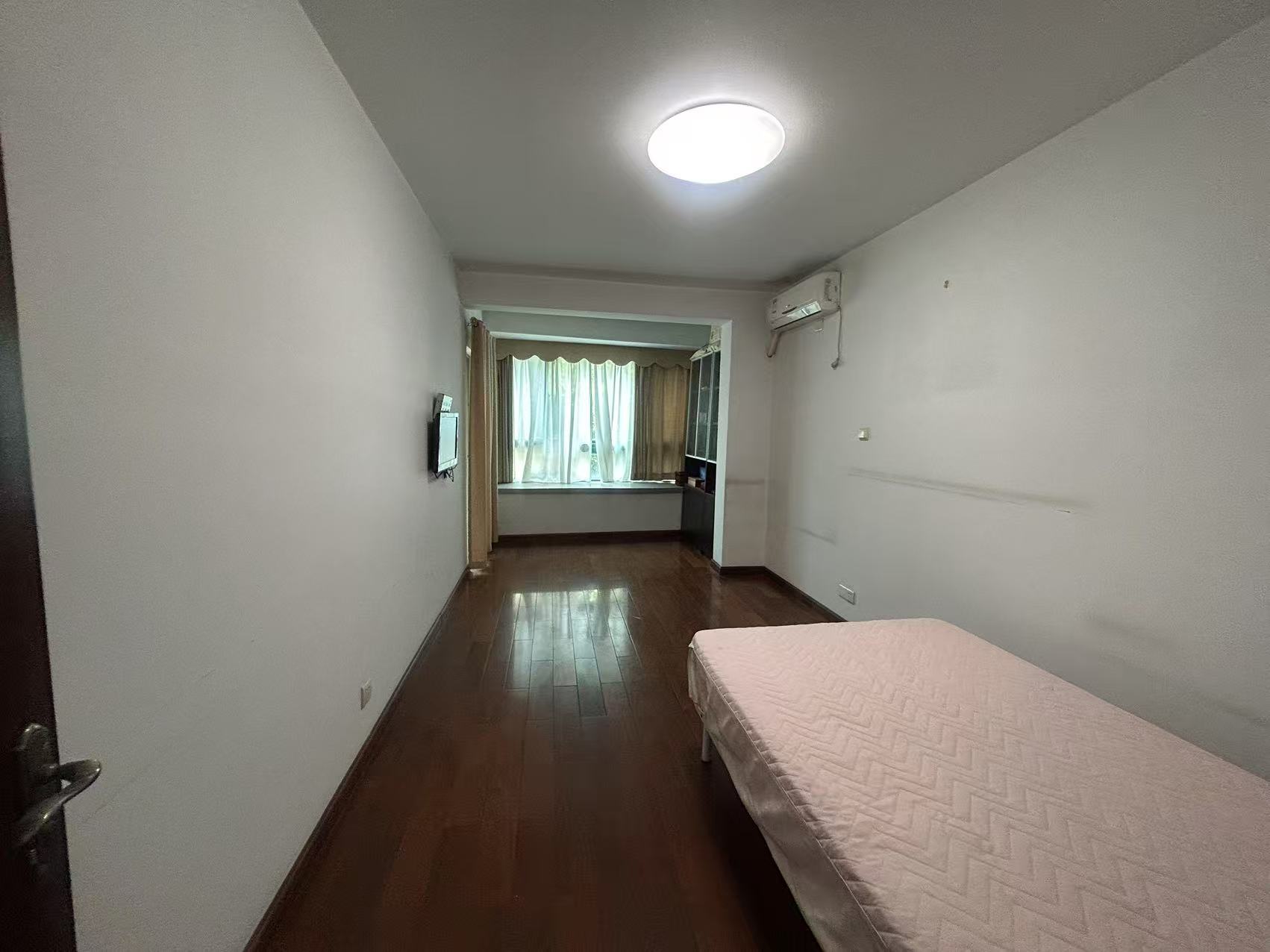 都市华城 3室2厅2卫 140.07m&sup2;