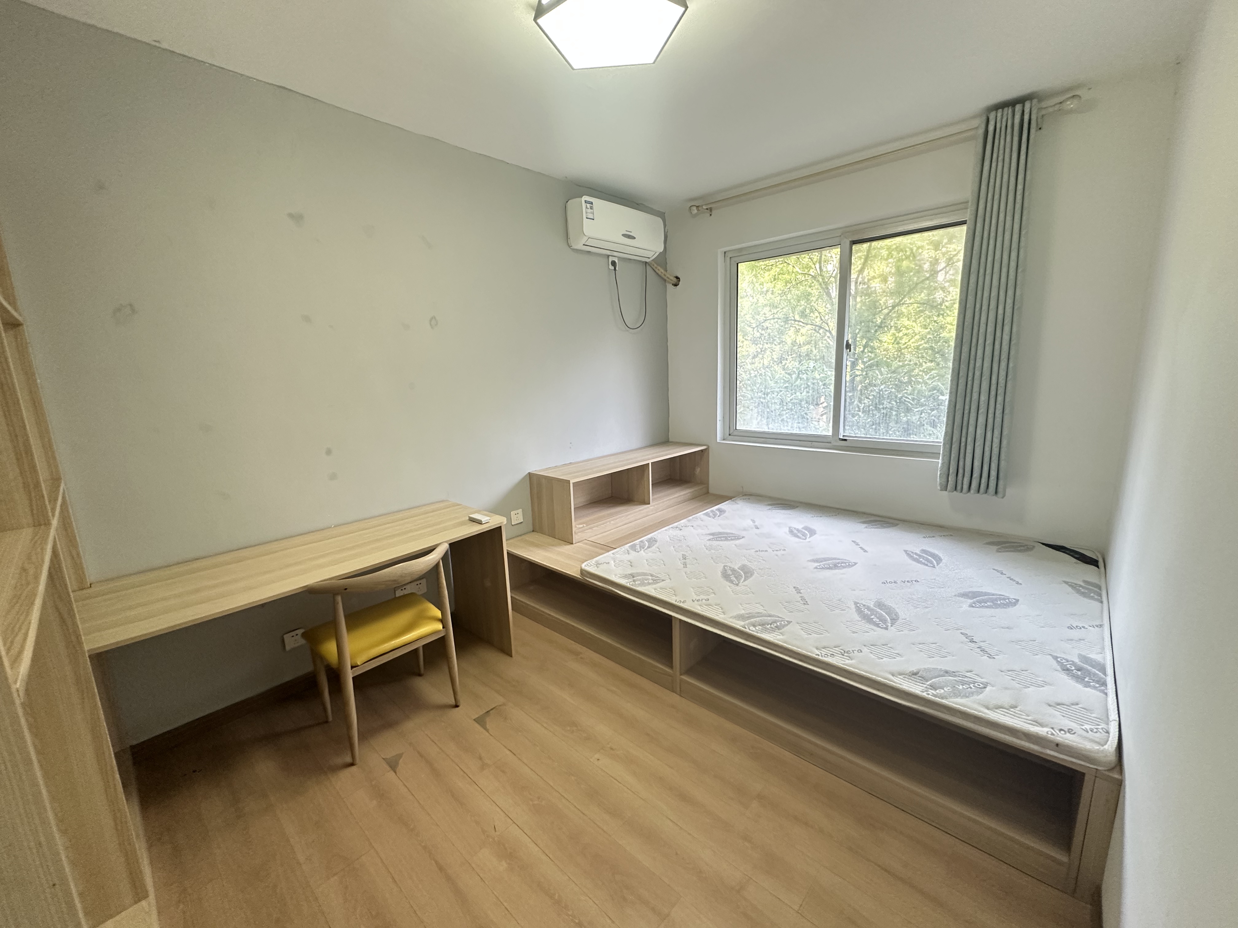 学士府 5室1厅1卫 90.00m&sup2;
