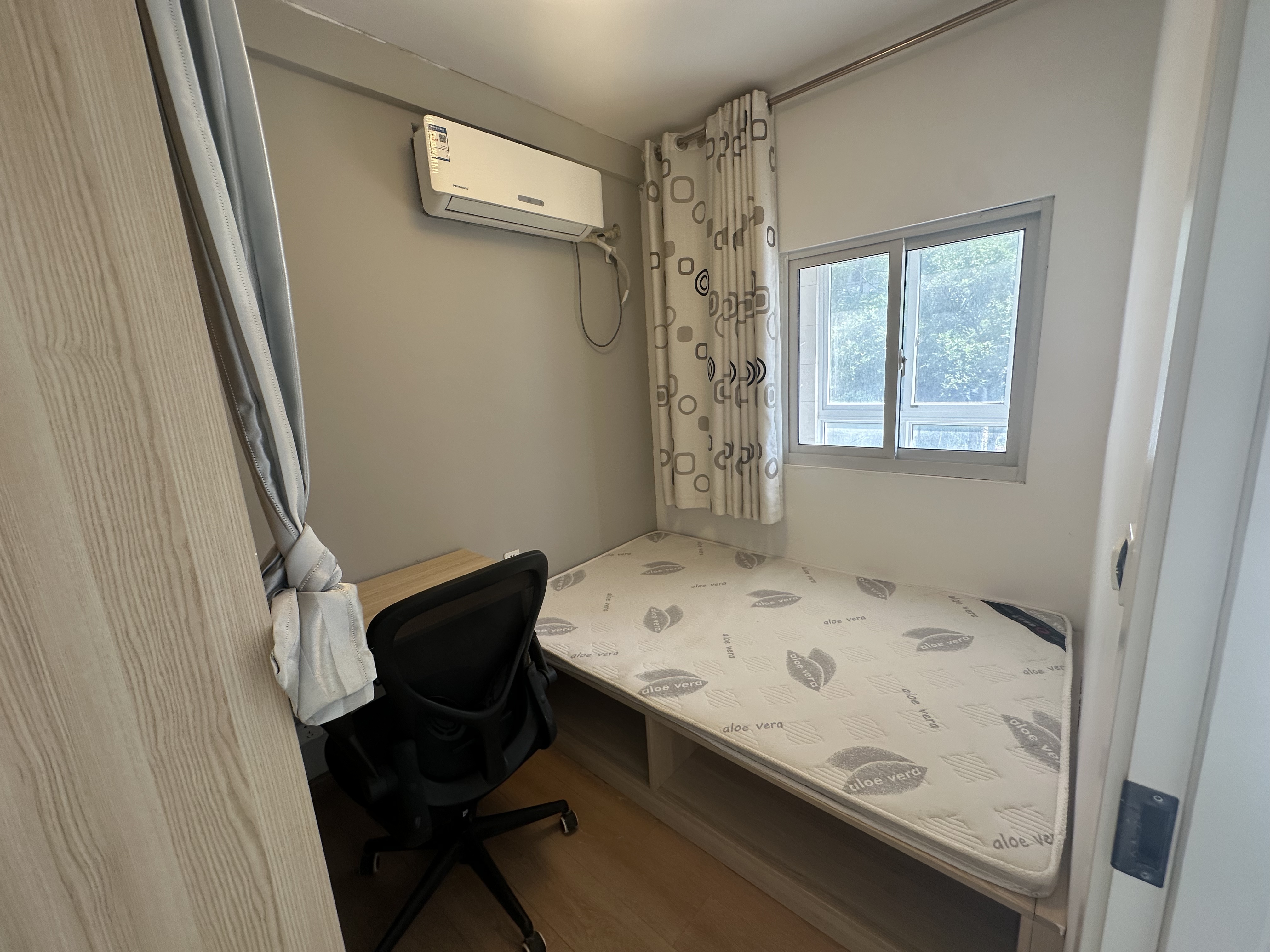 学士府 5室1厅1卫 90.00m&sup2;